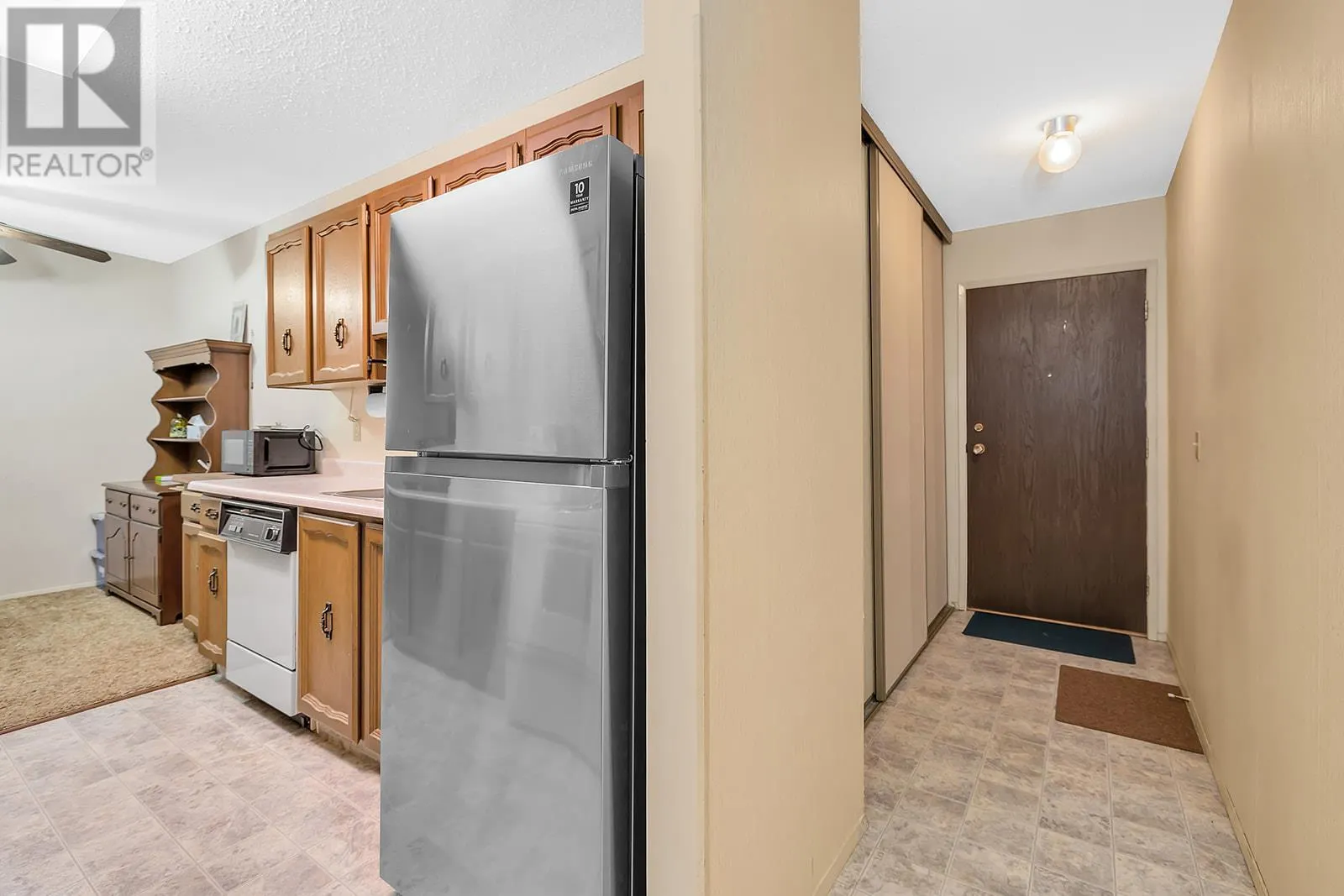 555 Rowcliffe Avenue Unit# 206