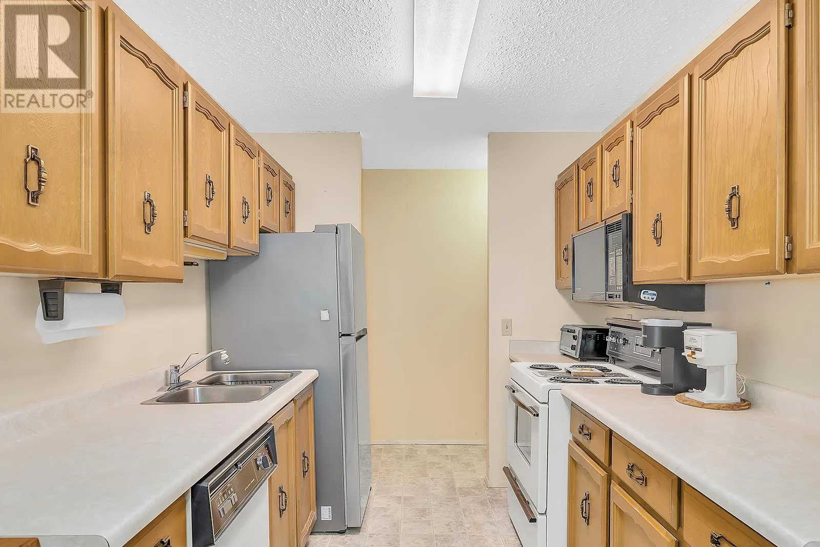 555 Rowcliffe Avenue Unit# 206
