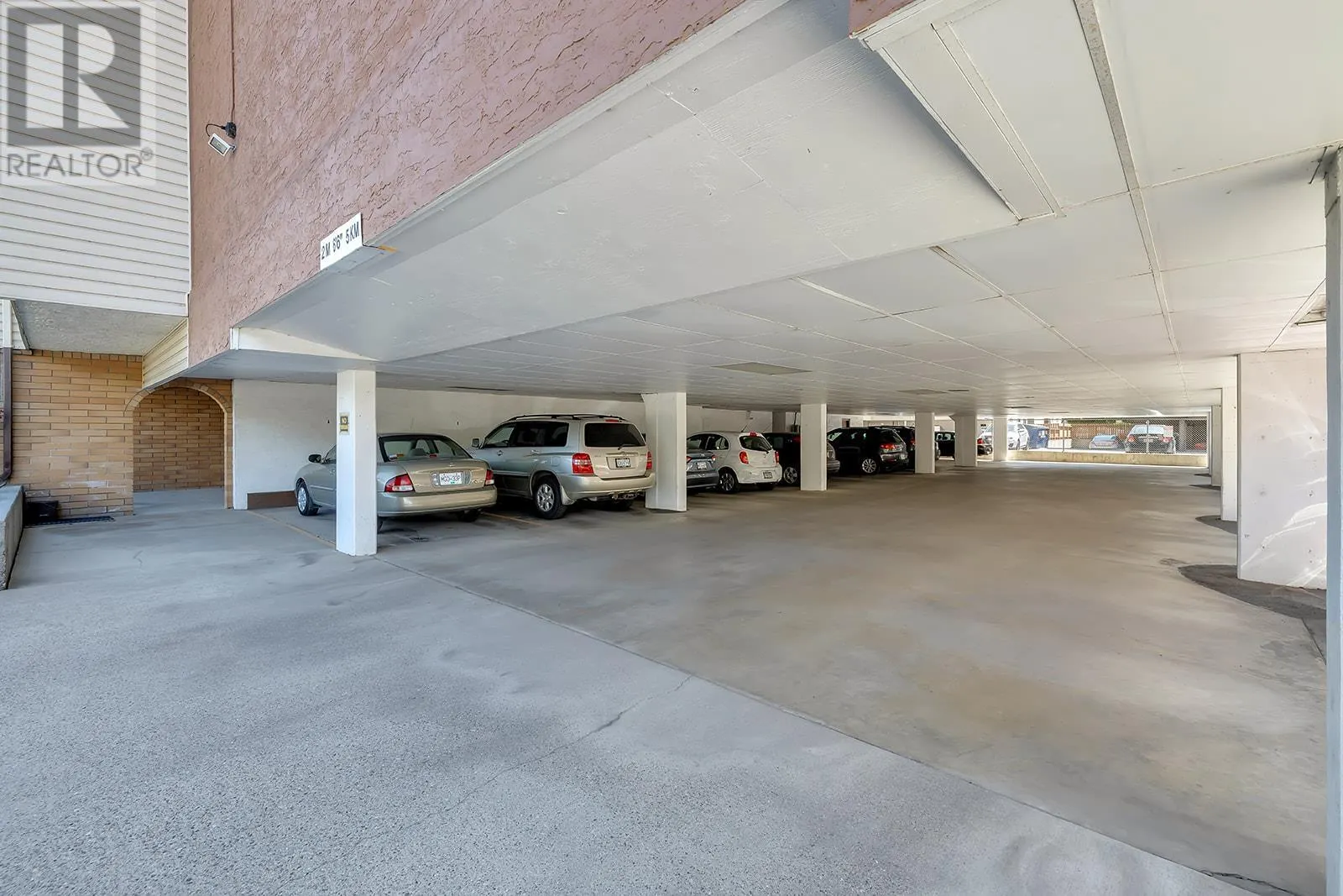 555 Rowcliffe Avenue Unit# 206