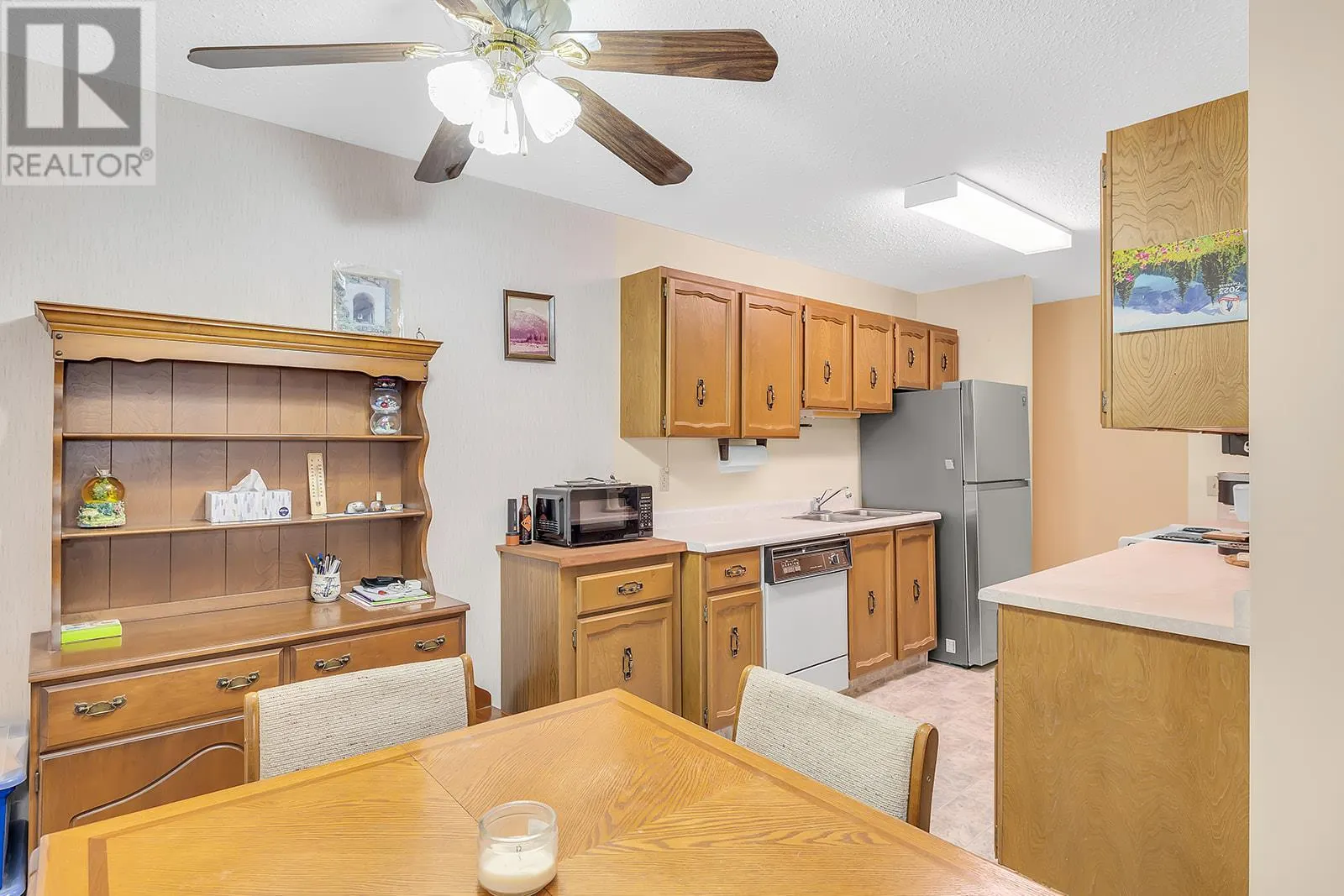 555 Rowcliffe Avenue Unit# 206