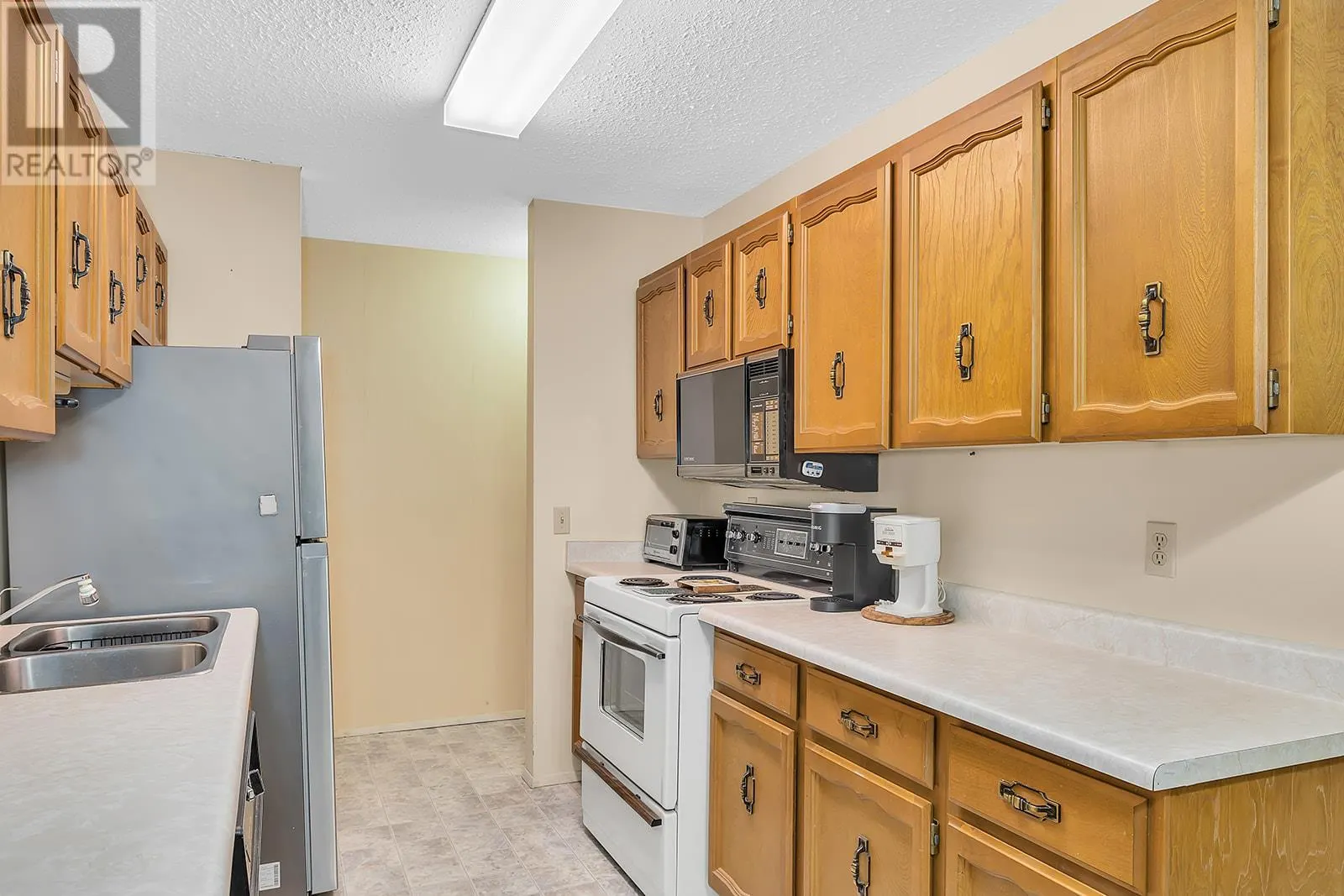 555 Rowcliffe Avenue Unit# 206