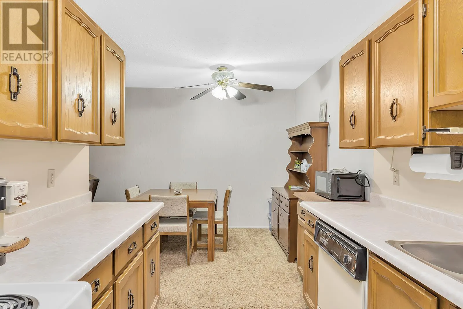 555 Rowcliffe Avenue Unit# 206