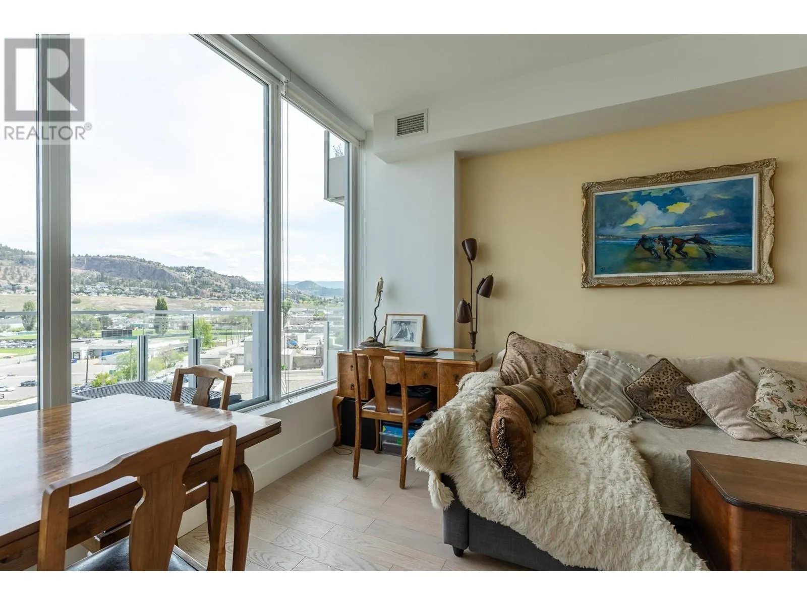 1181 Sunset Drive Unit# 910