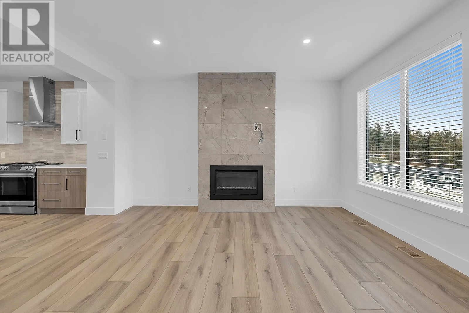 2835 Canyon Crest Drive Unit# 12