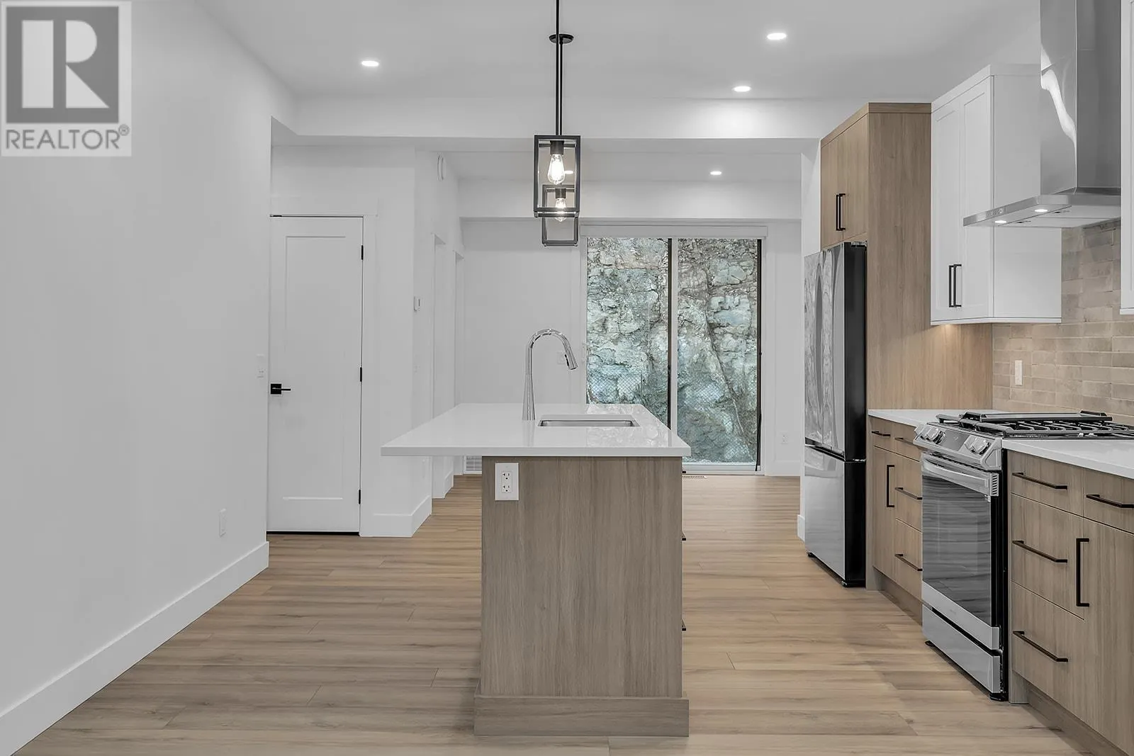 2835 Canyon Crest Drive Unit# 12