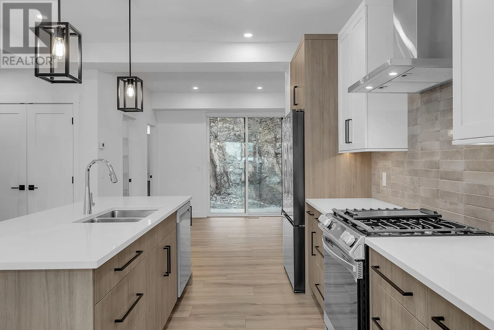 2835 Canyon Crest Drive Unit# 12