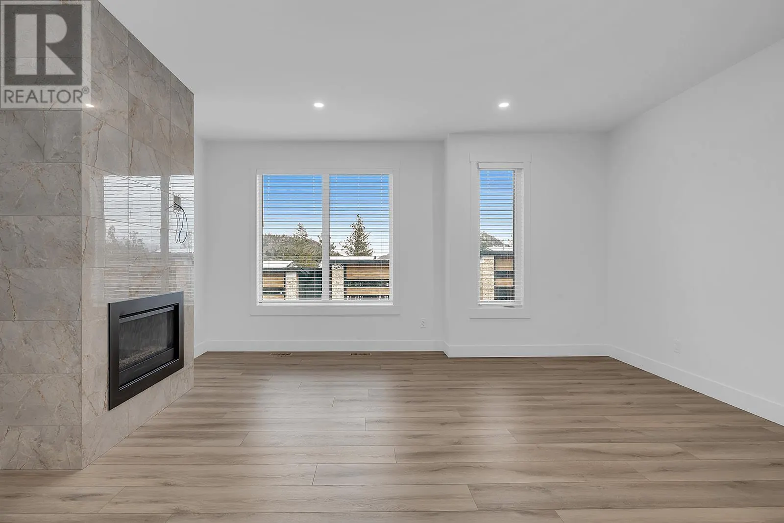 2835 Canyon Crest Drive Unit# 12