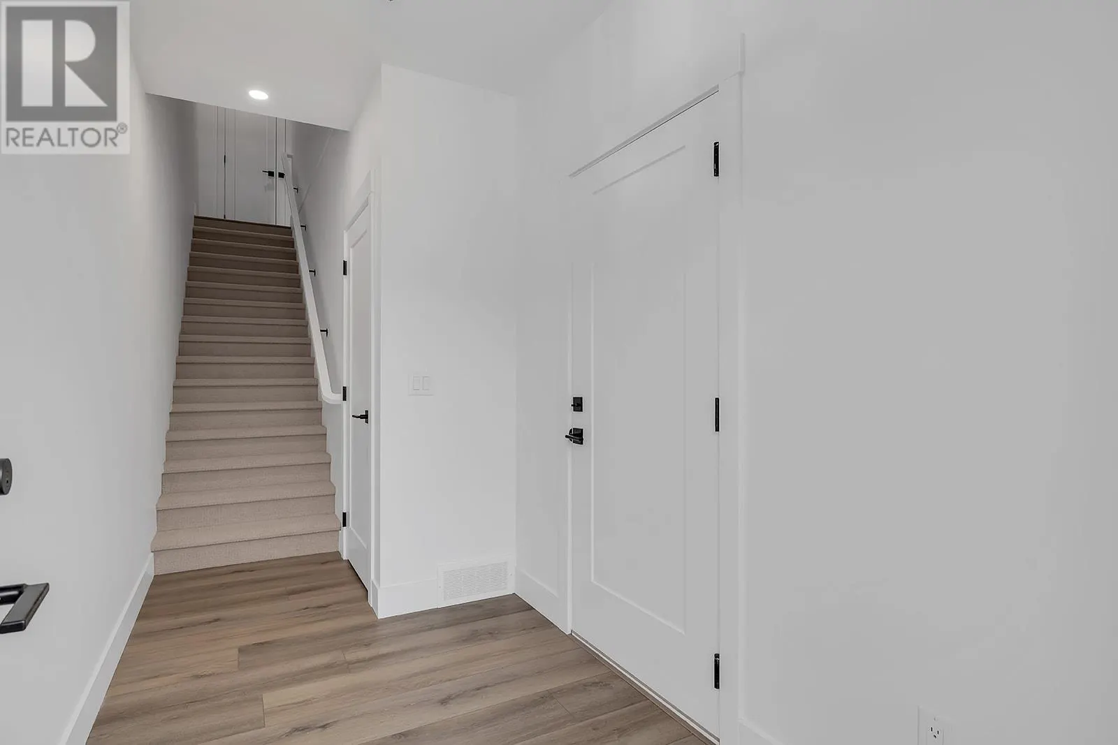 2835 Canyon Crest Drive Unit# 12