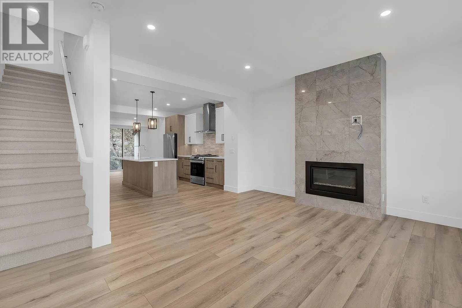 2835 Canyon Crest Drive Unit# 12
