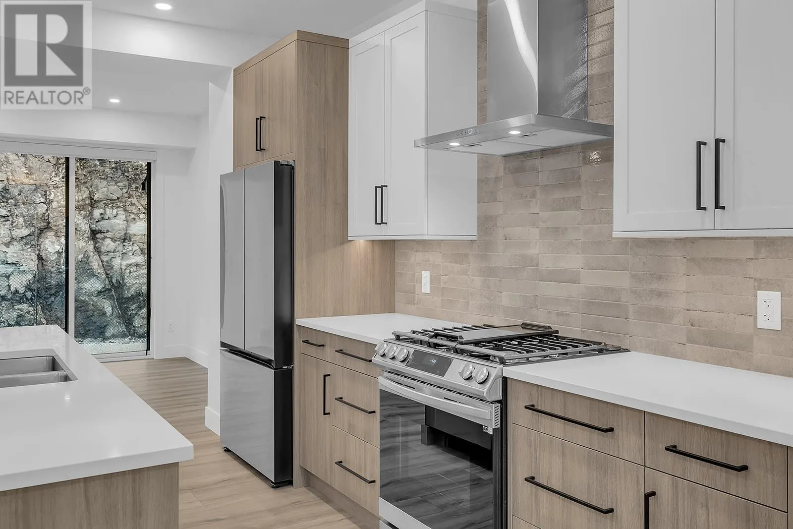 2835 Canyon Crest Drive Unit# 12