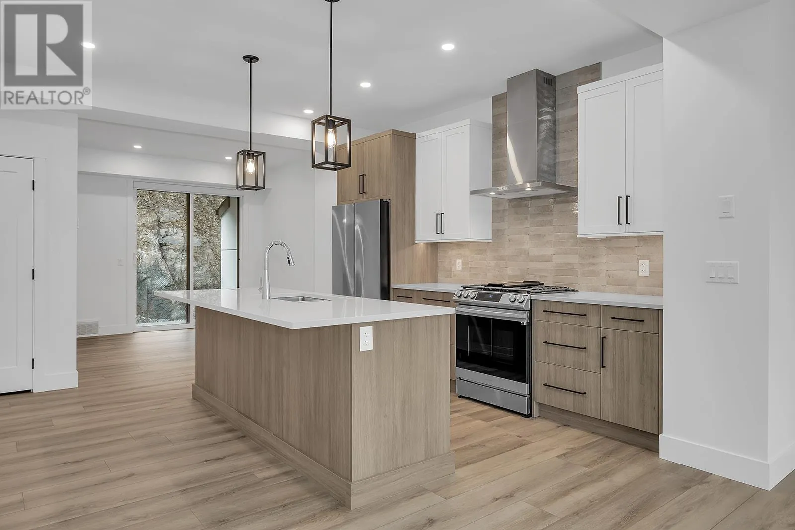 2835 Canyon Crest Drive Unit# 12