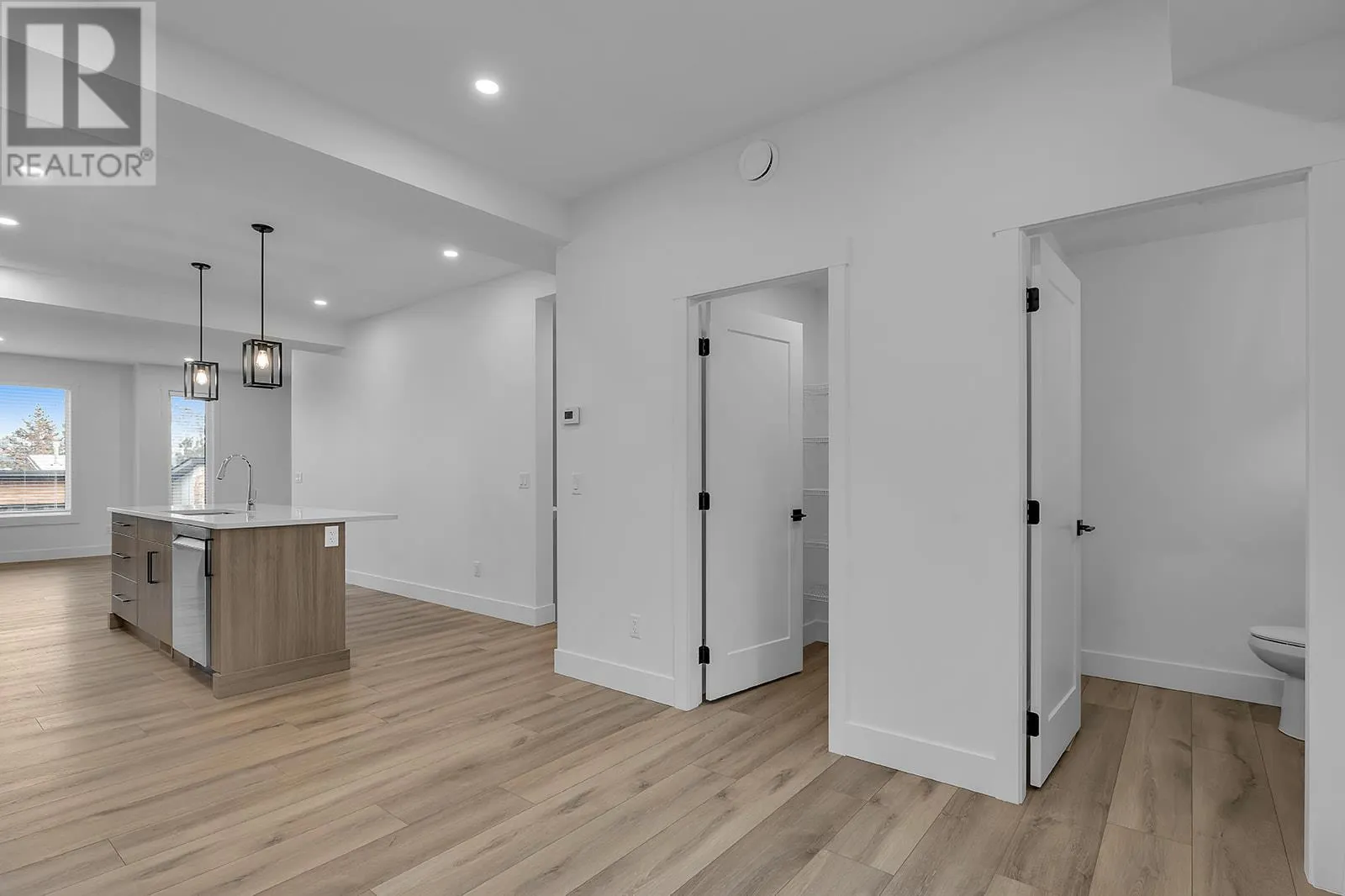2835 Canyon Crest Drive Unit# 12