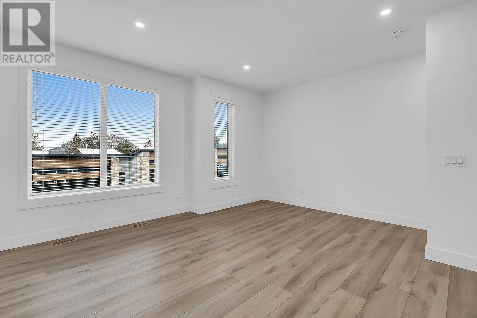 2835 Canyon Crest Drive Unit# 12