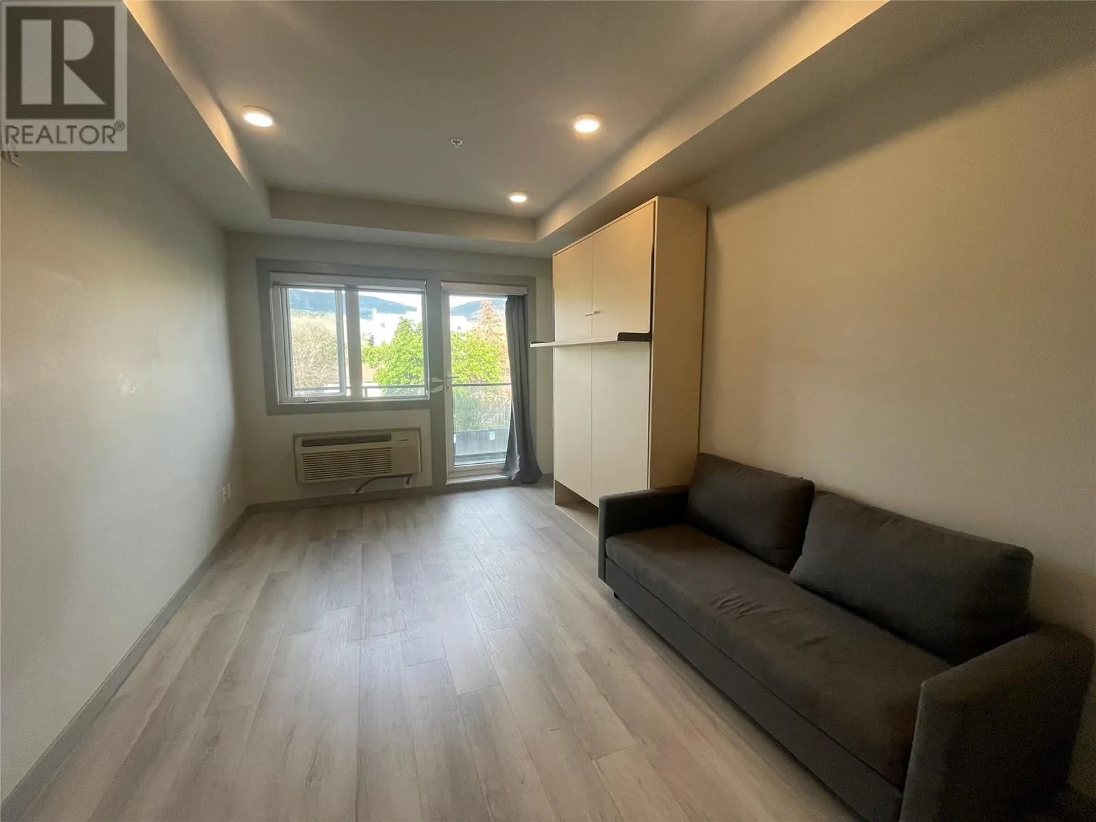 345 Dougall Road N Unit# 323