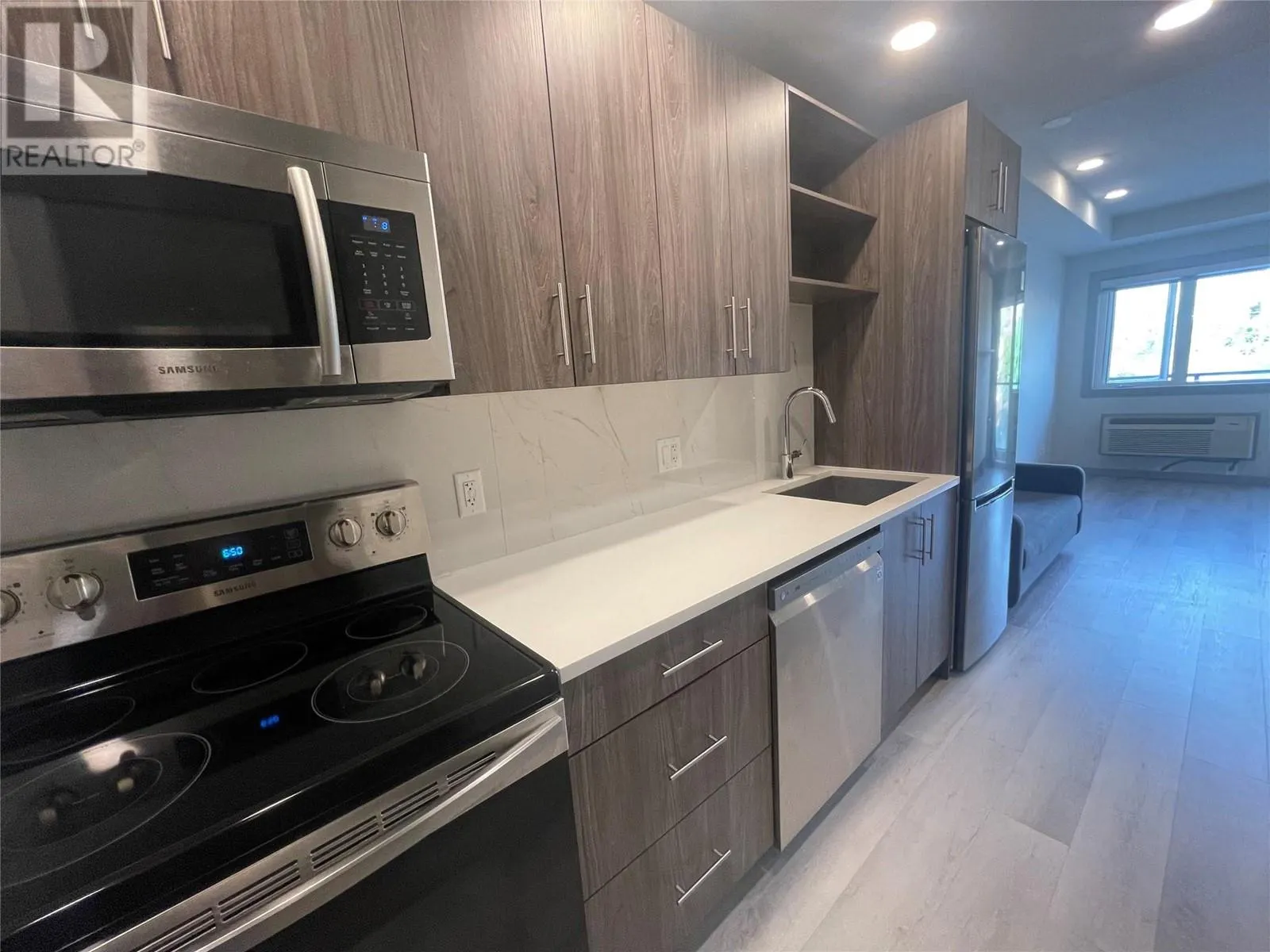 345 Dougall Road N Unit# 323