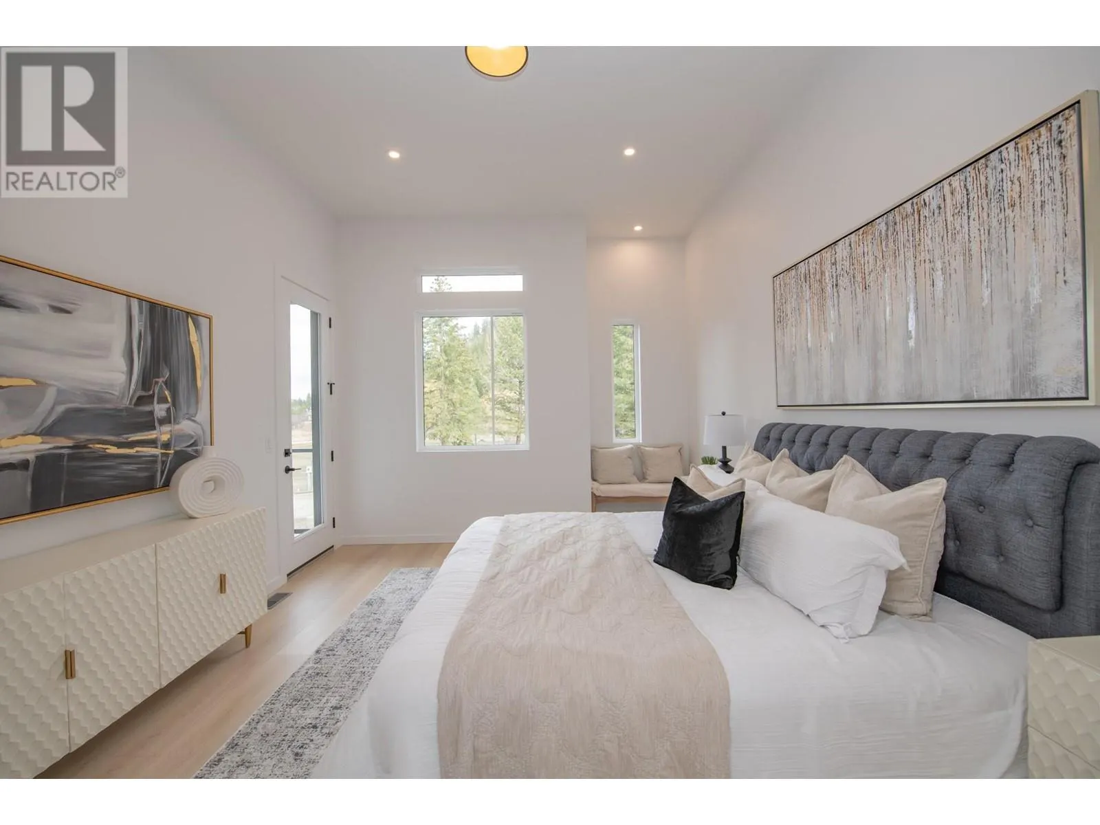 9188 Tronson Road Unit# 5