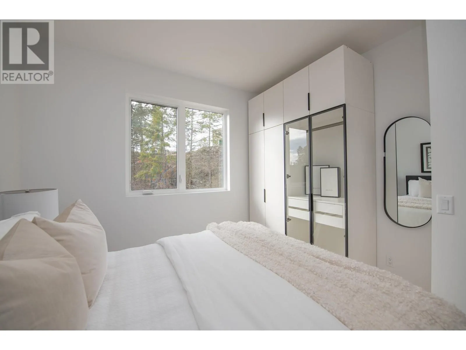 9188 Tronson Road Unit# 5