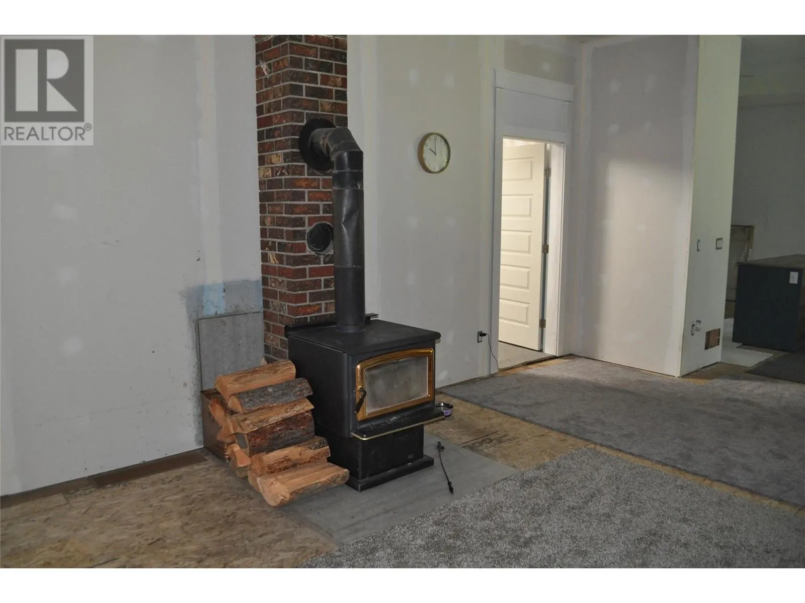 1157 Highway 6 Highway E
