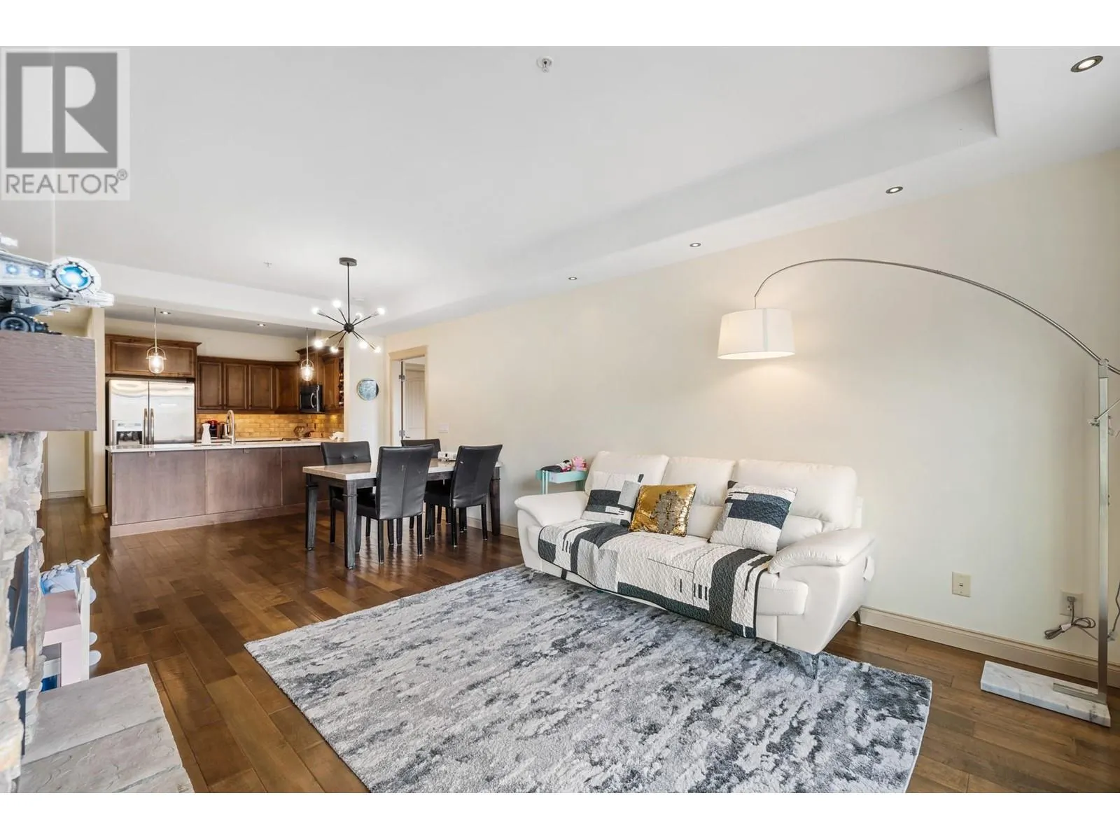 2770 Auburn Road Unit# 202