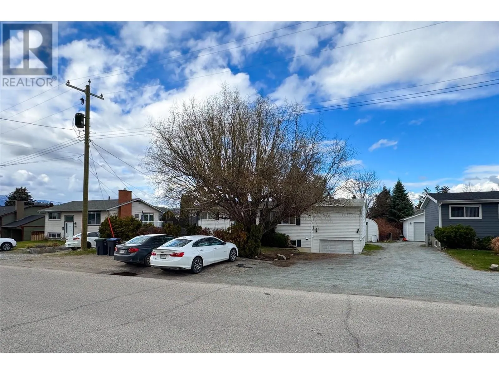 570 Hollydell Road