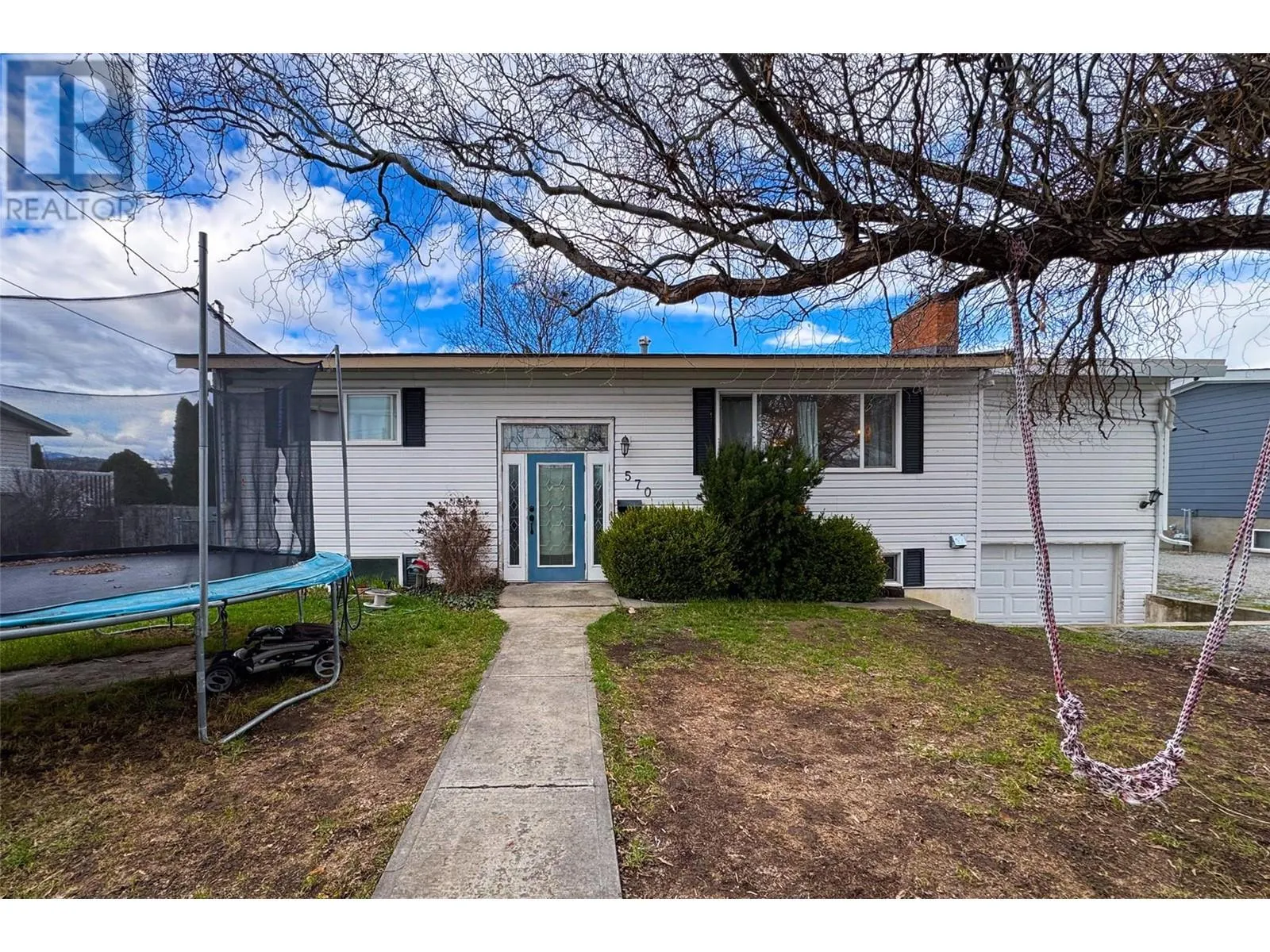 570 Hollydell Road