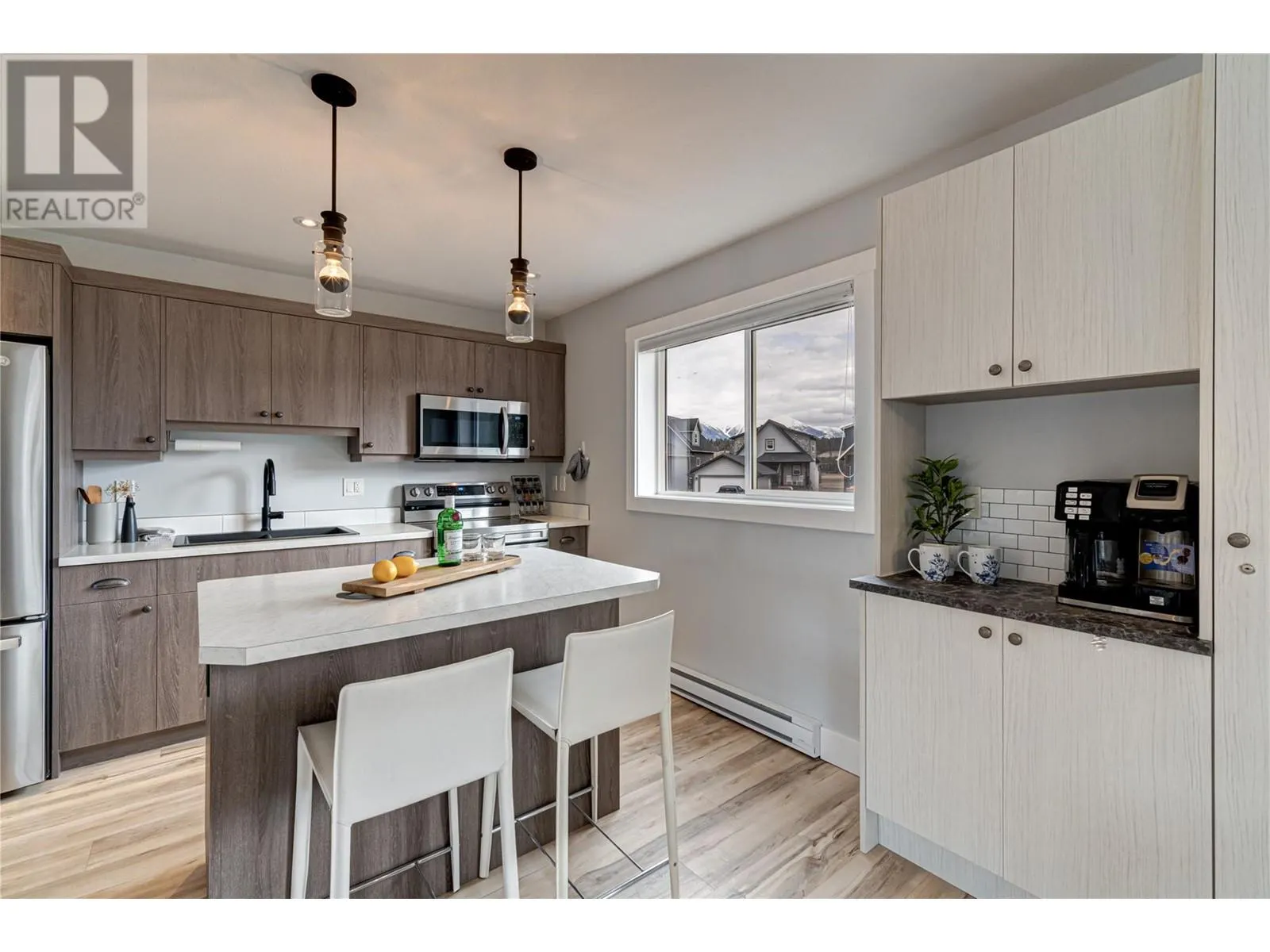 6324 LAURIER Avenue Unit# 18