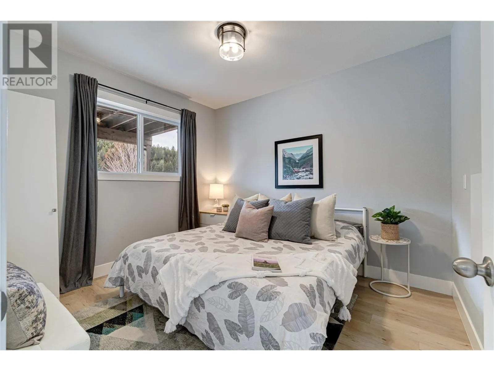 6324 LAURIER Avenue Unit# 18