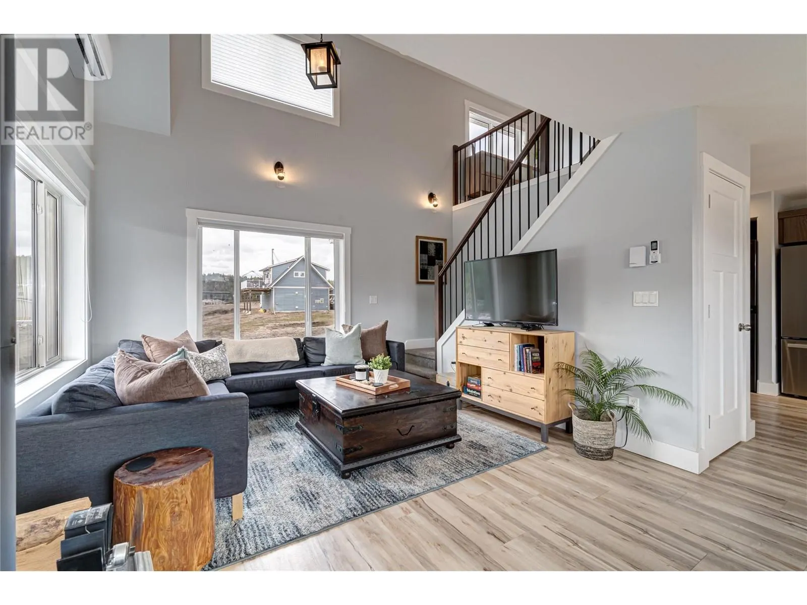 6324 LAURIER Avenue Unit# 18