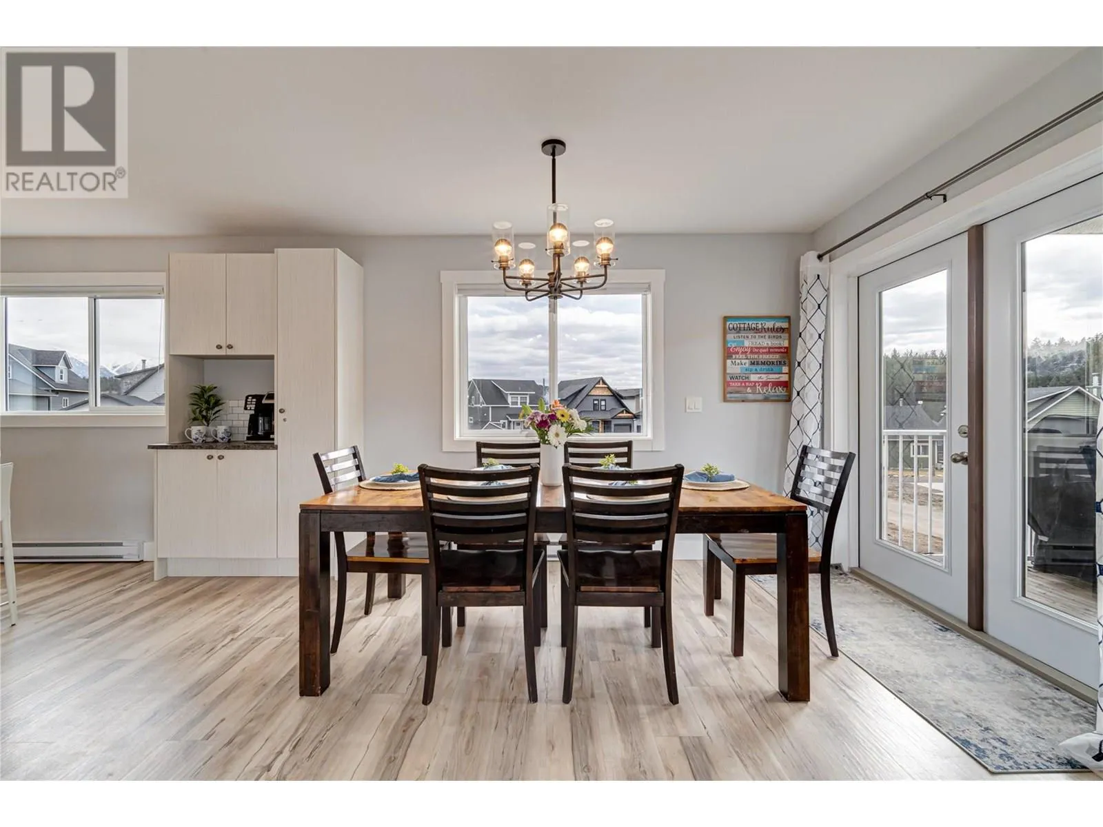 6324 LAURIER Avenue Unit# 18