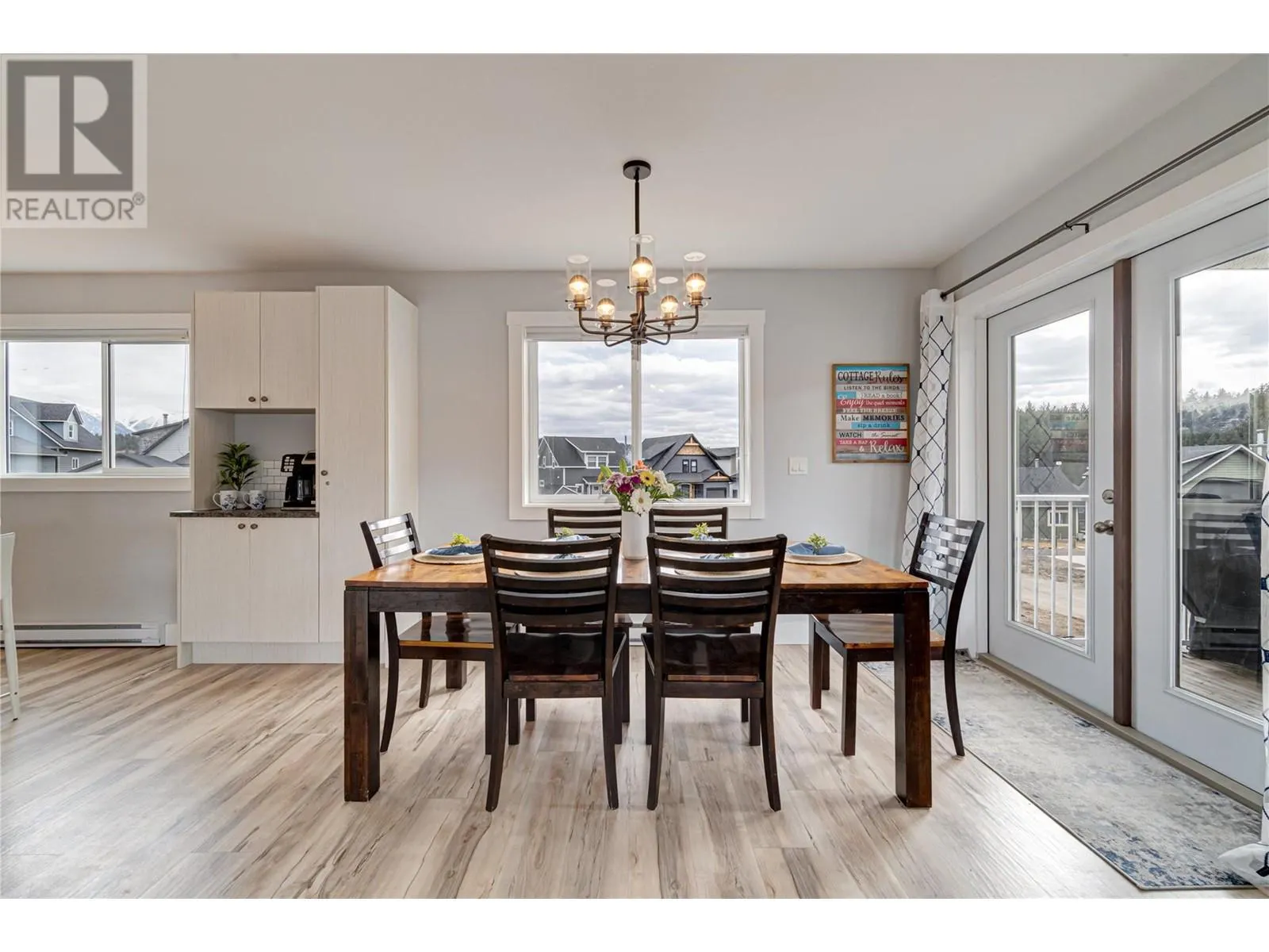6324 LAURIER Avenue Unit# 18