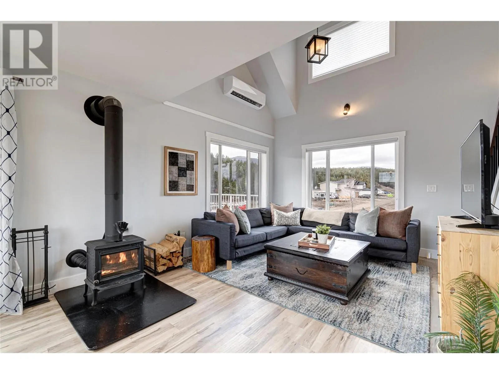 6324 LAURIER Avenue Unit# 18