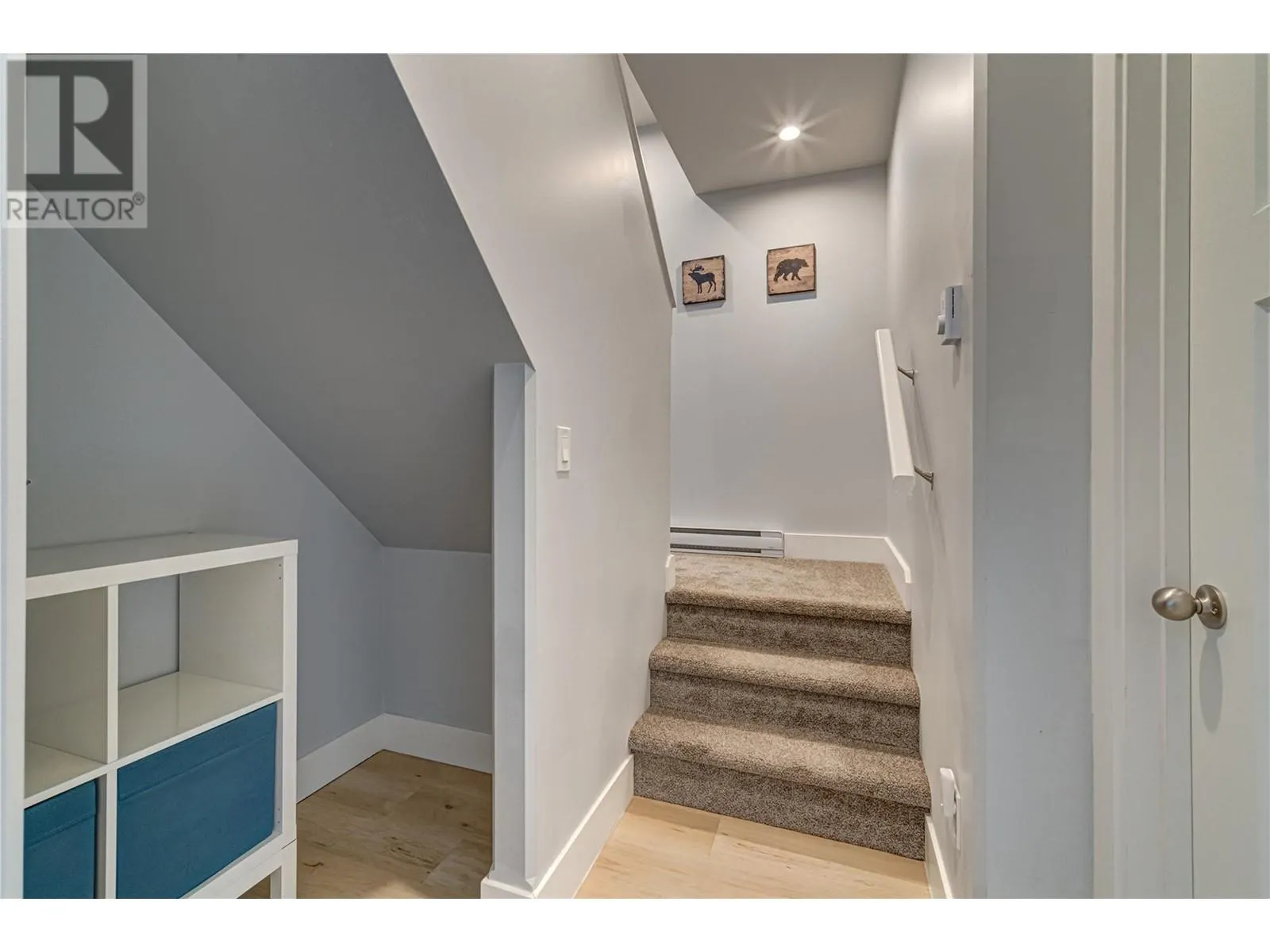6324 LAURIER Avenue Unit# 18