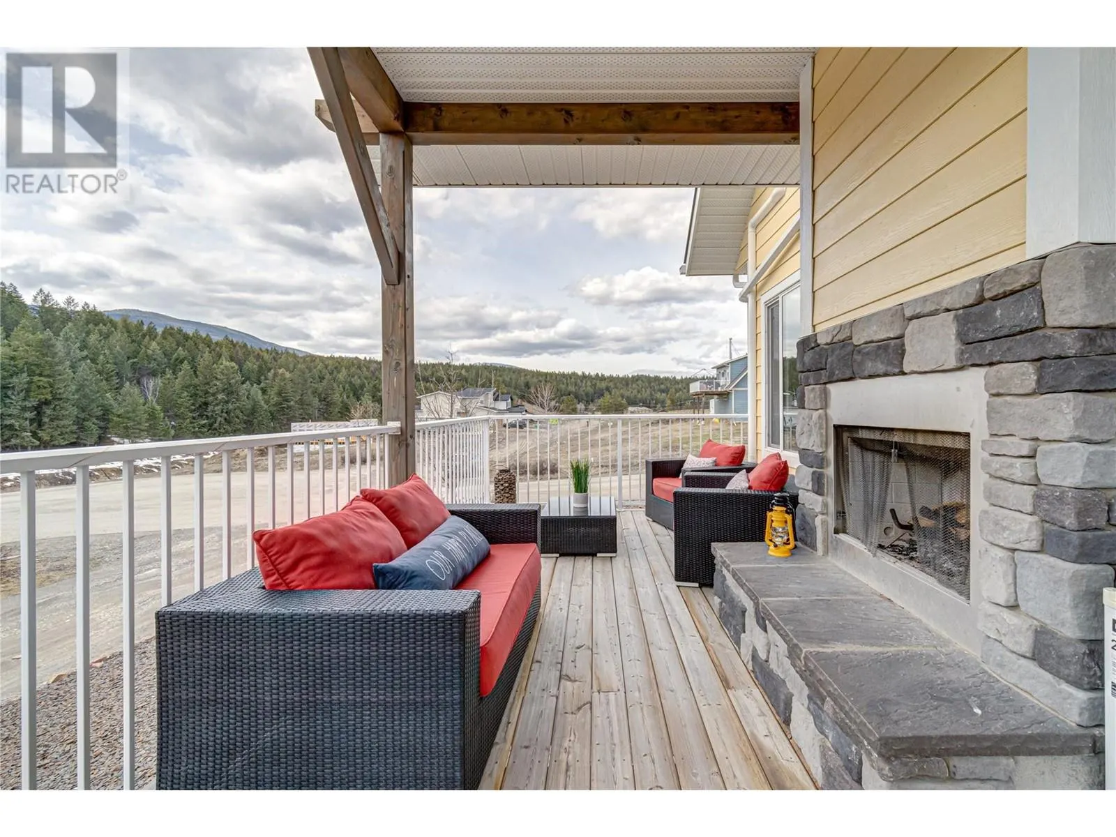 6324 LAURIER Avenue Unit# 18