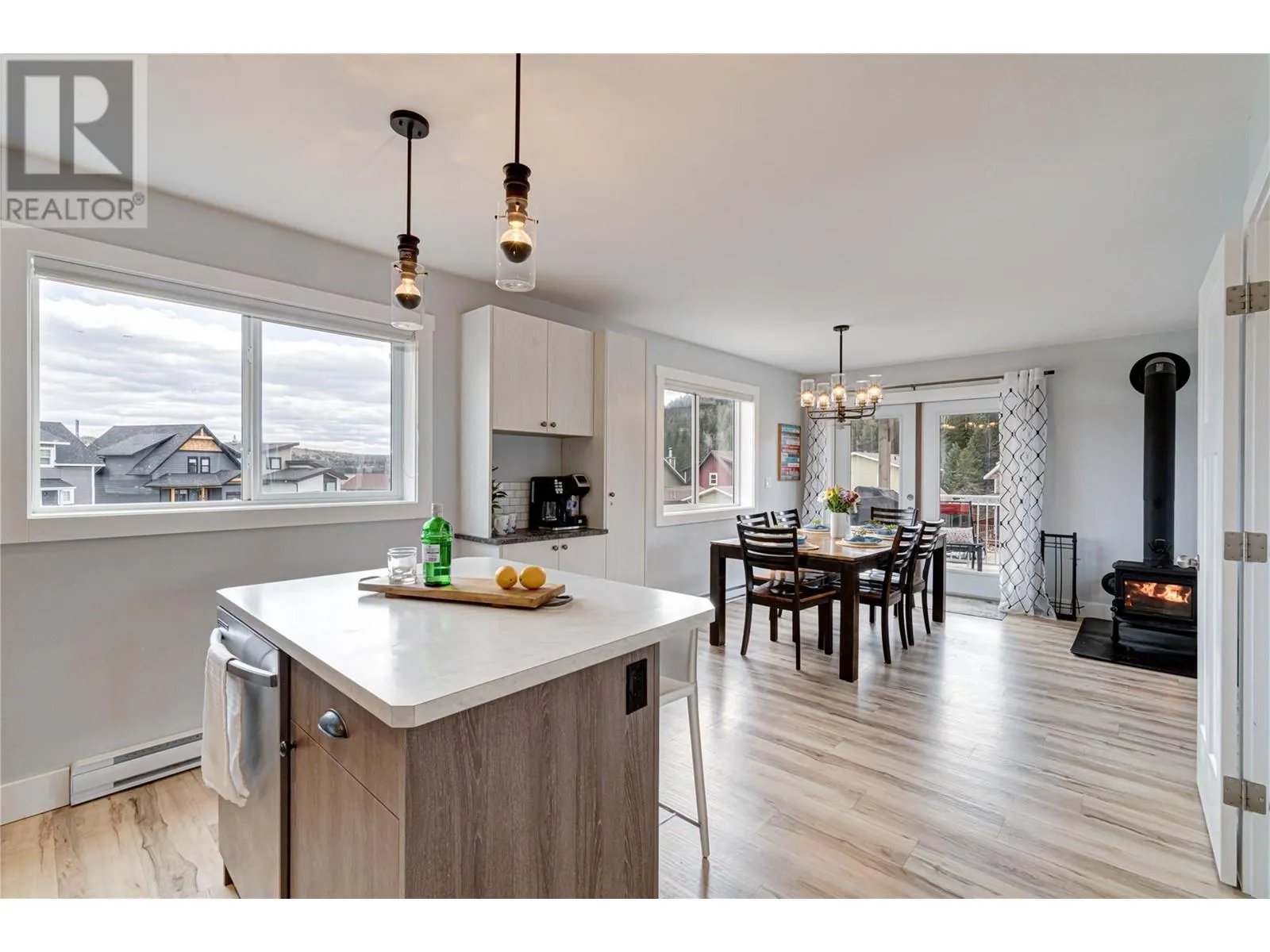 6324 LAURIER Avenue Unit# 18
