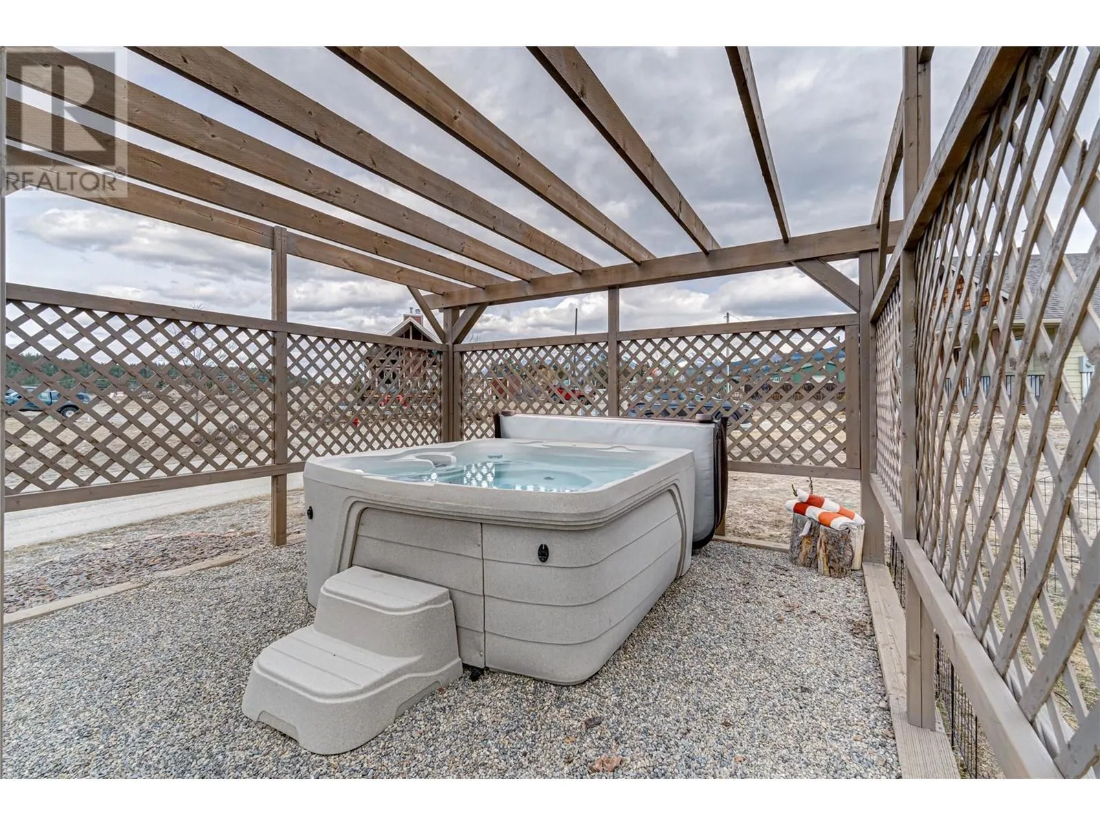 6324 LAURIER Avenue Unit# 18