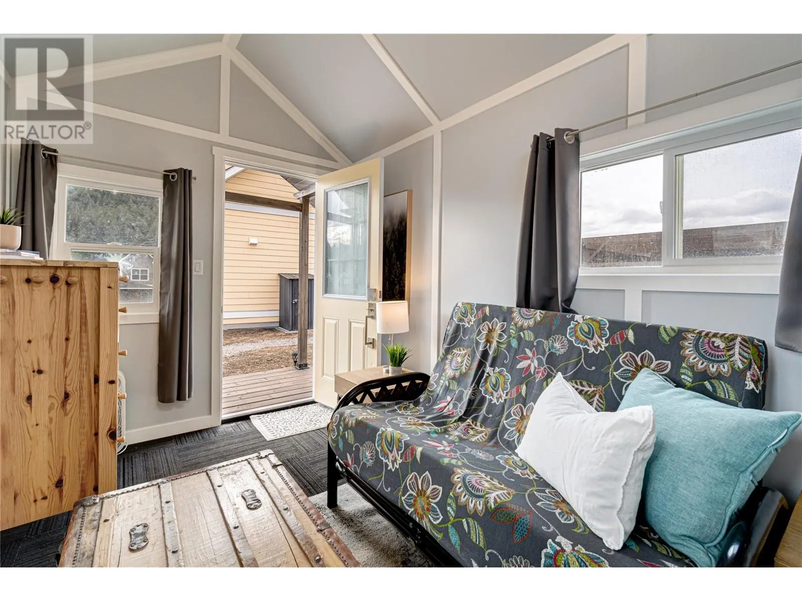 6324 LAURIER Avenue Unit# 18