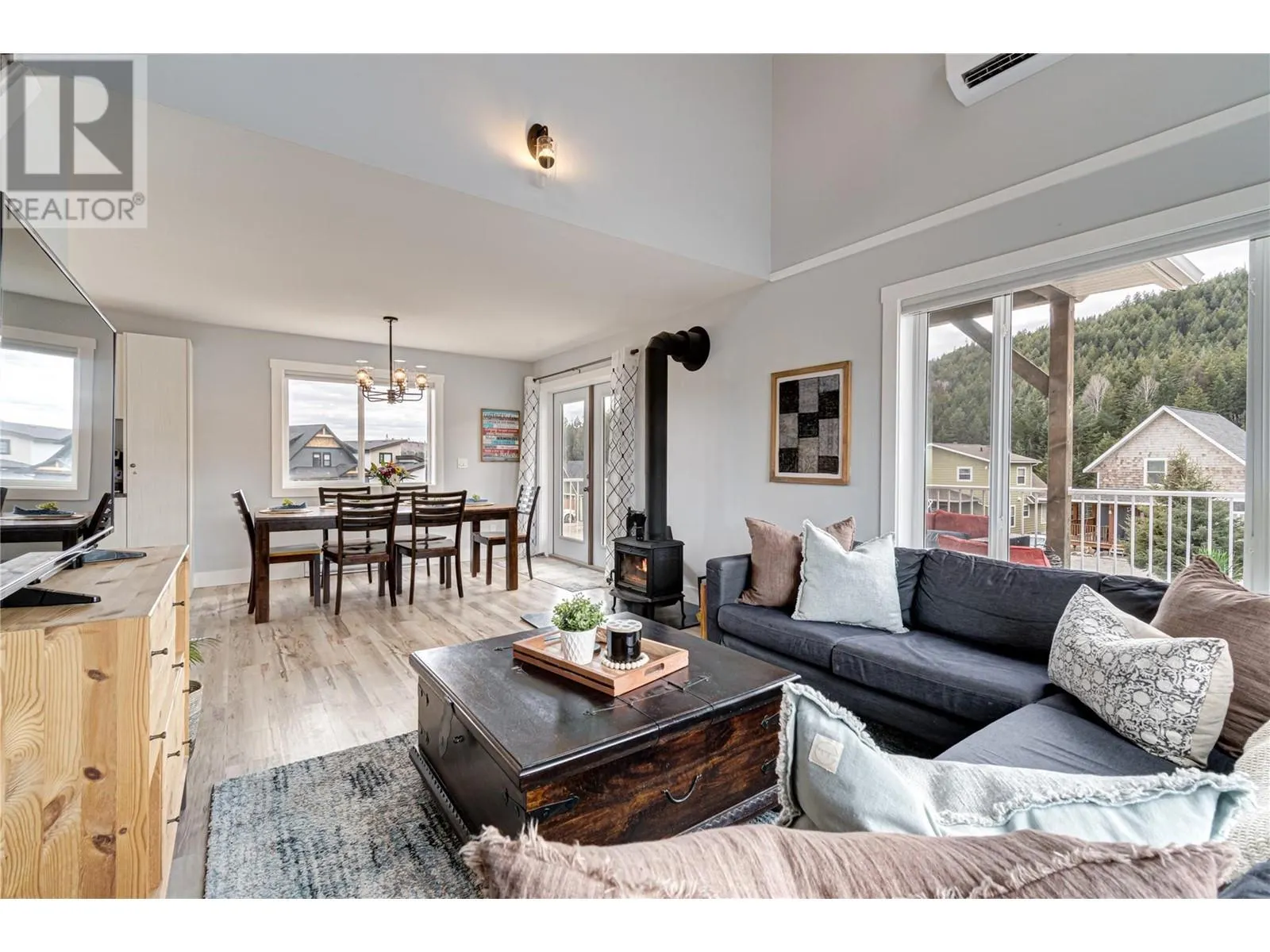6324 LAURIER Avenue Unit# 18