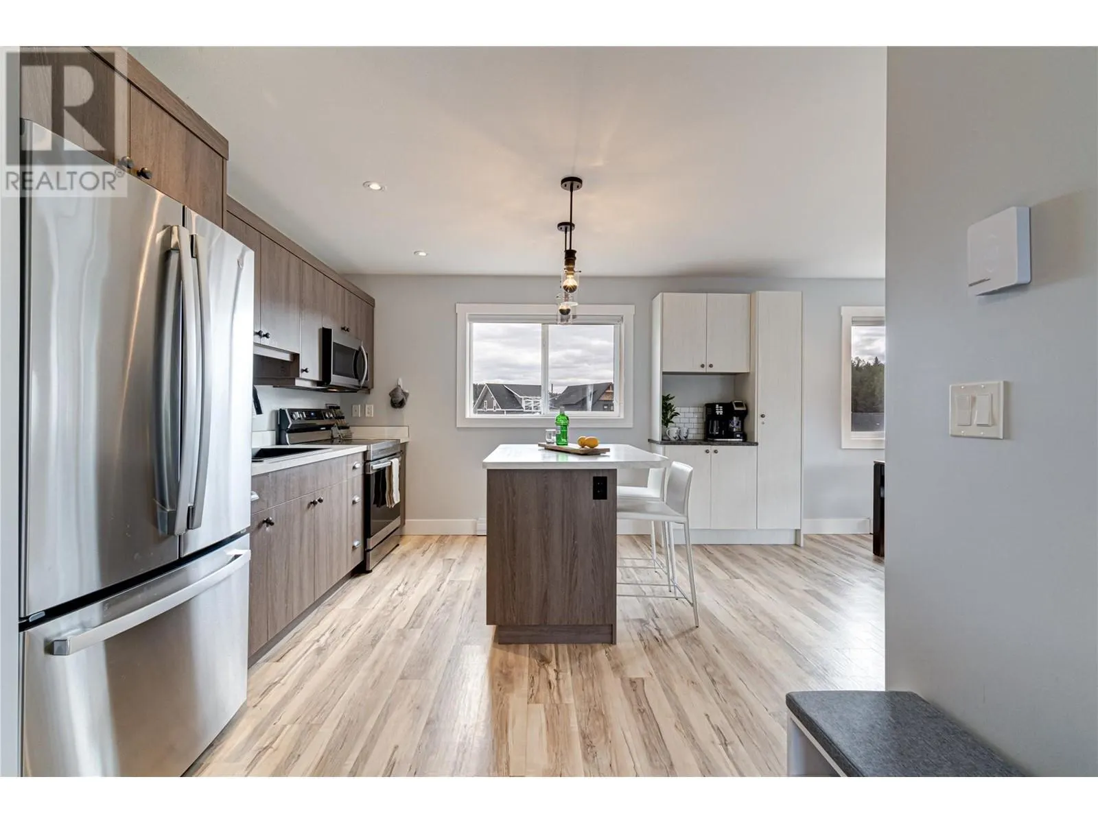 6324 LAURIER Avenue Unit# 18