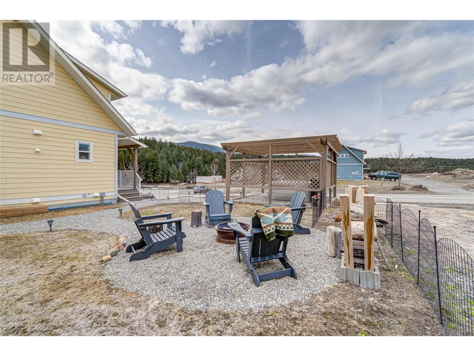 6324 LAURIER Avenue Unit# 18