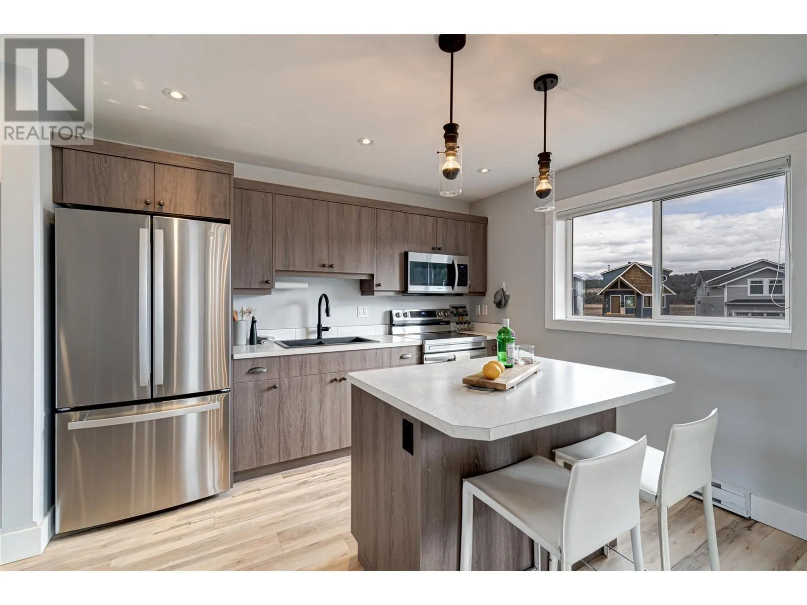6324 LAURIER Avenue Unit# 18