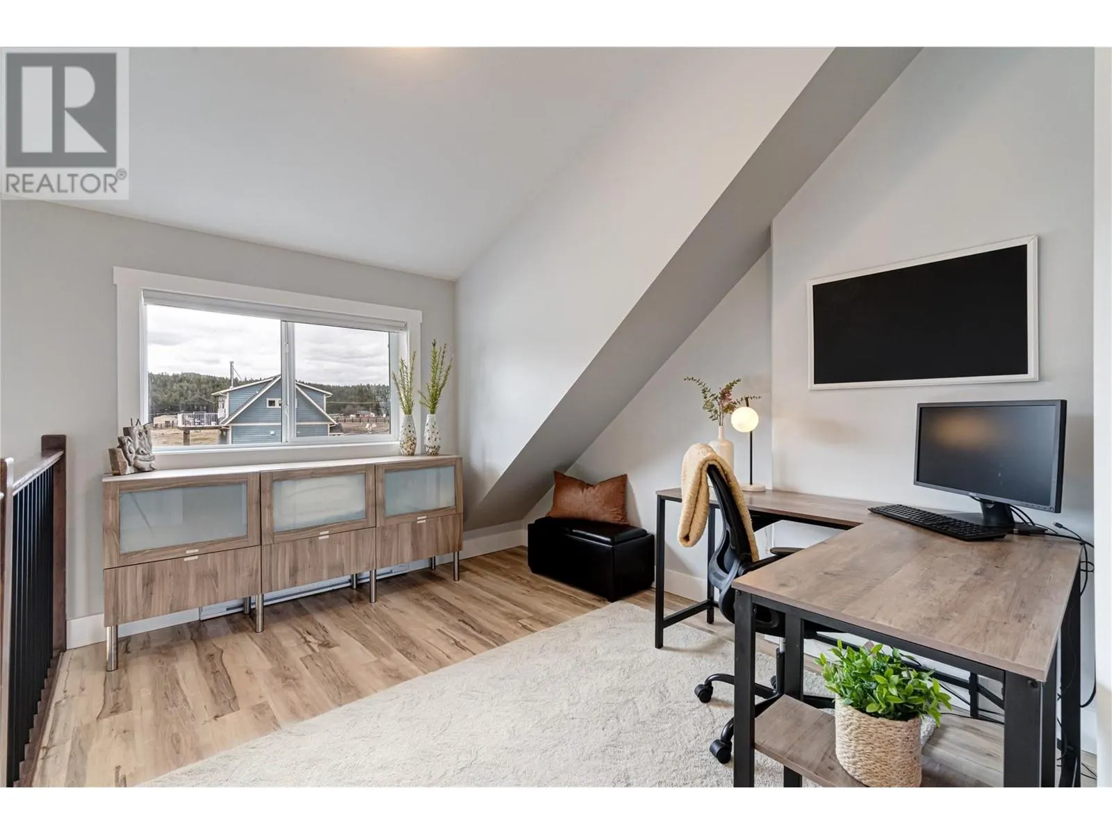 6324 LAURIER Avenue Unit# 18
