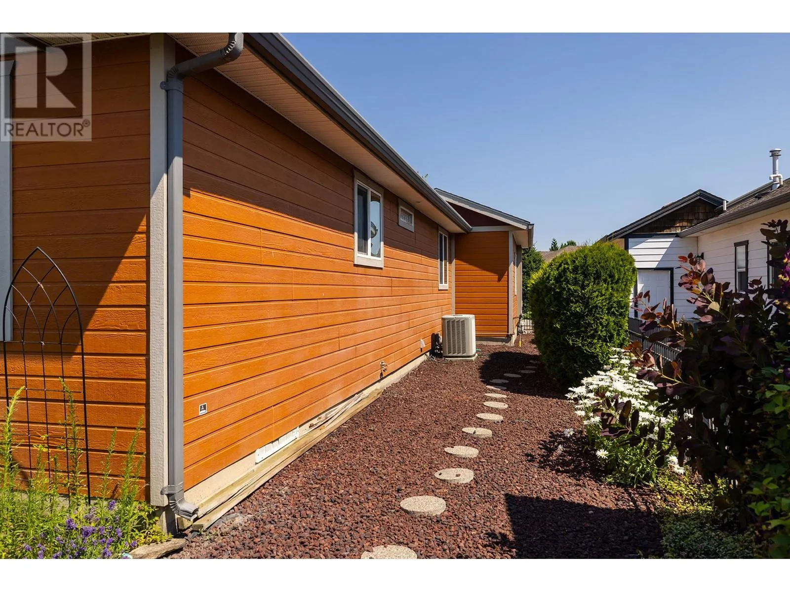 2195 Mimosa Drive