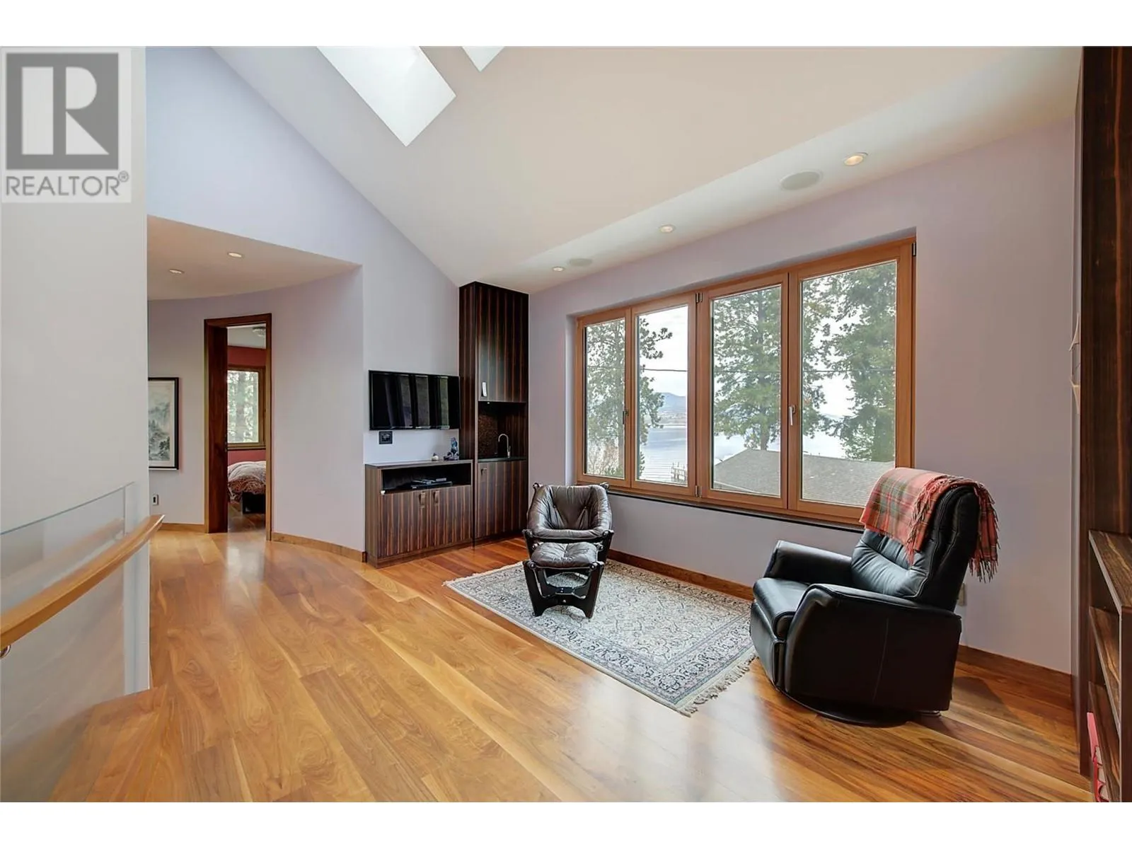 5308 Lakeshore Road