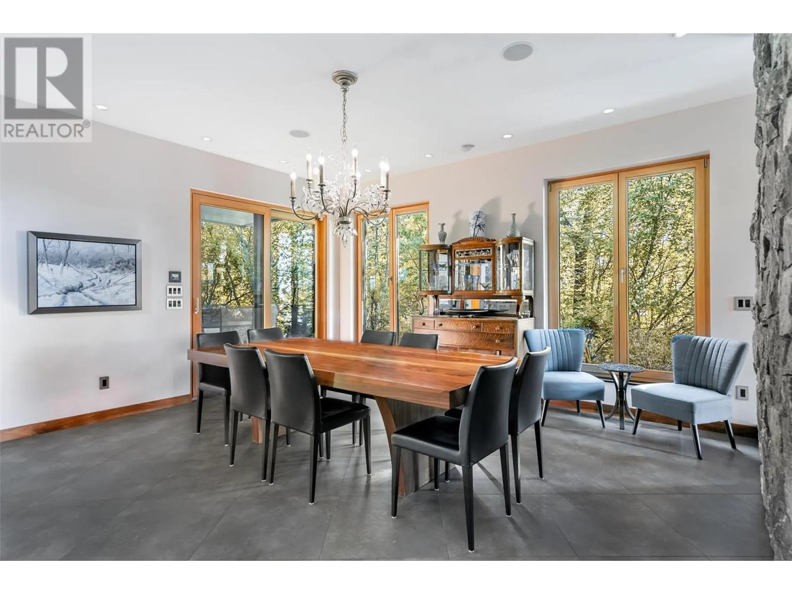 5308 Lakeshore Road