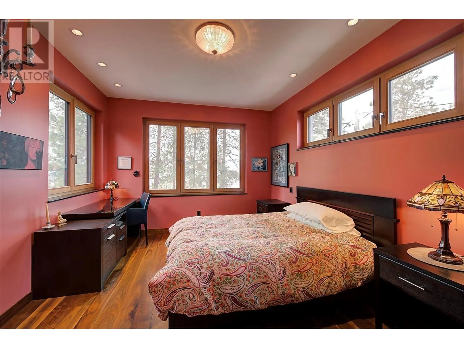 5308 Lakeshore Road