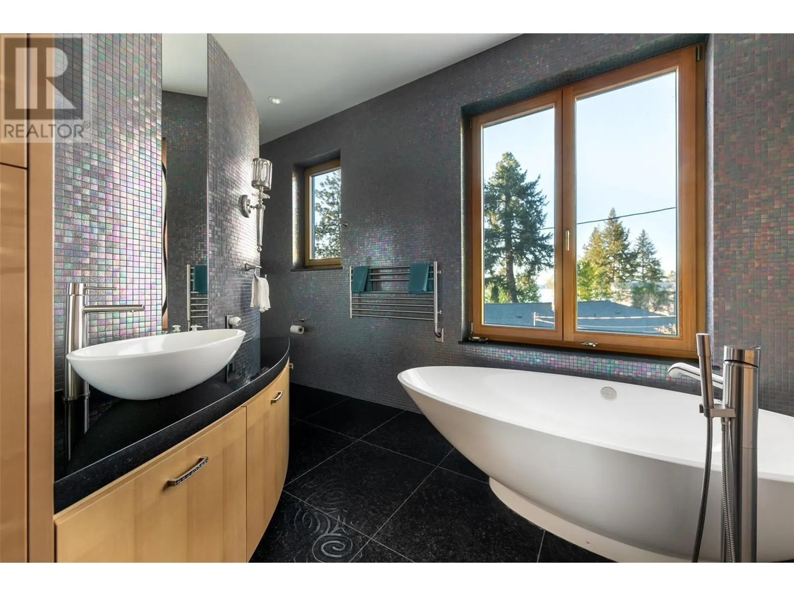 5308 Lakeshore Road