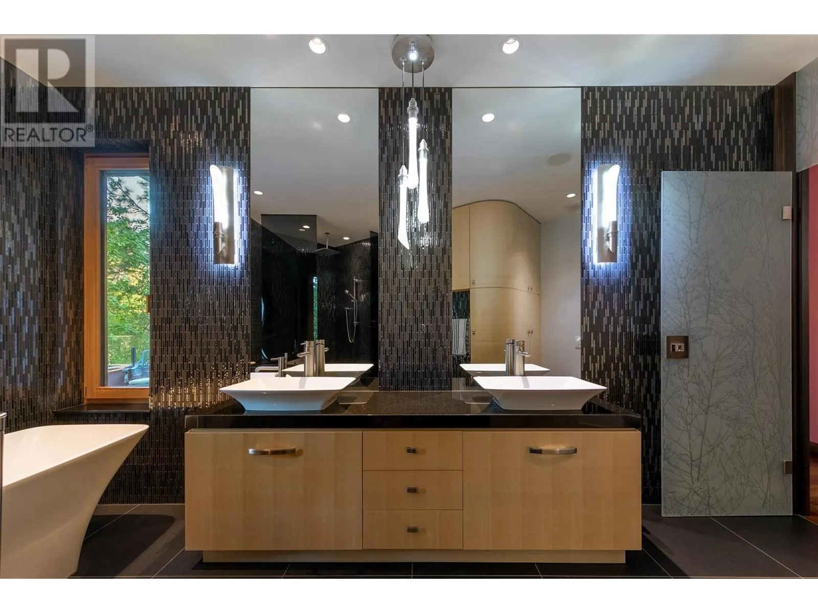 5308 Lakeshore Road