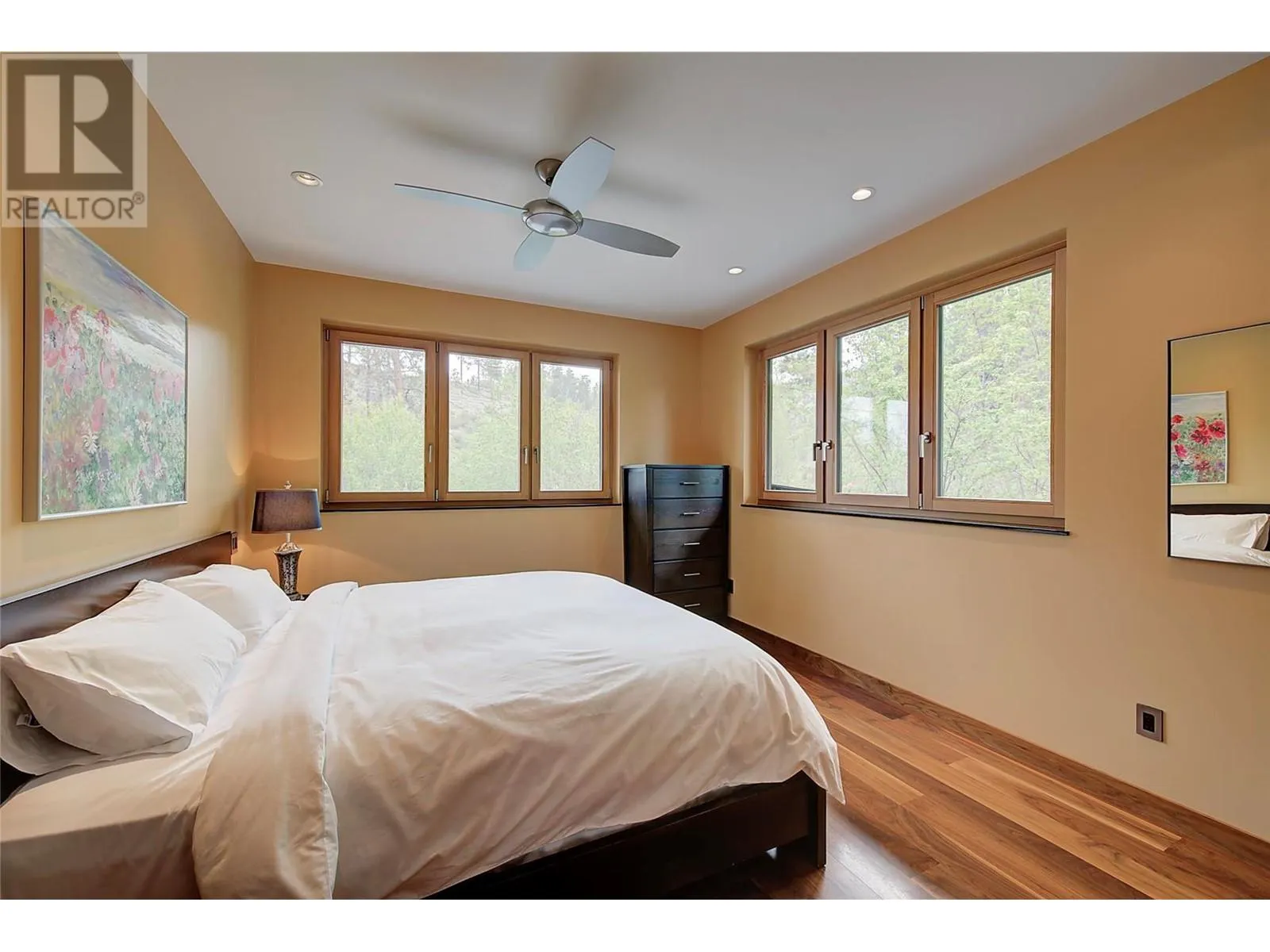 5308 Lakeshore Road