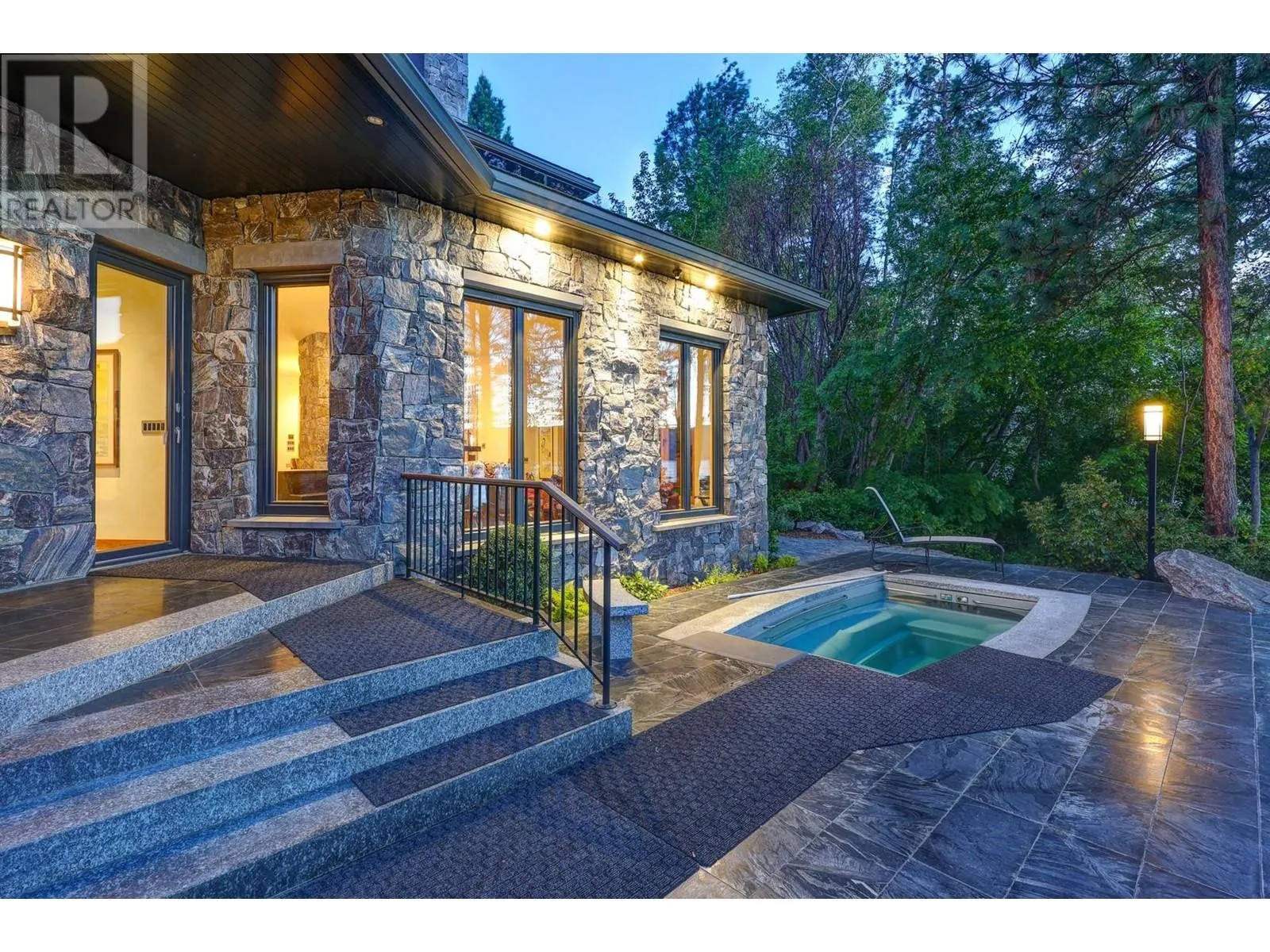 5308 Lakeshore Road