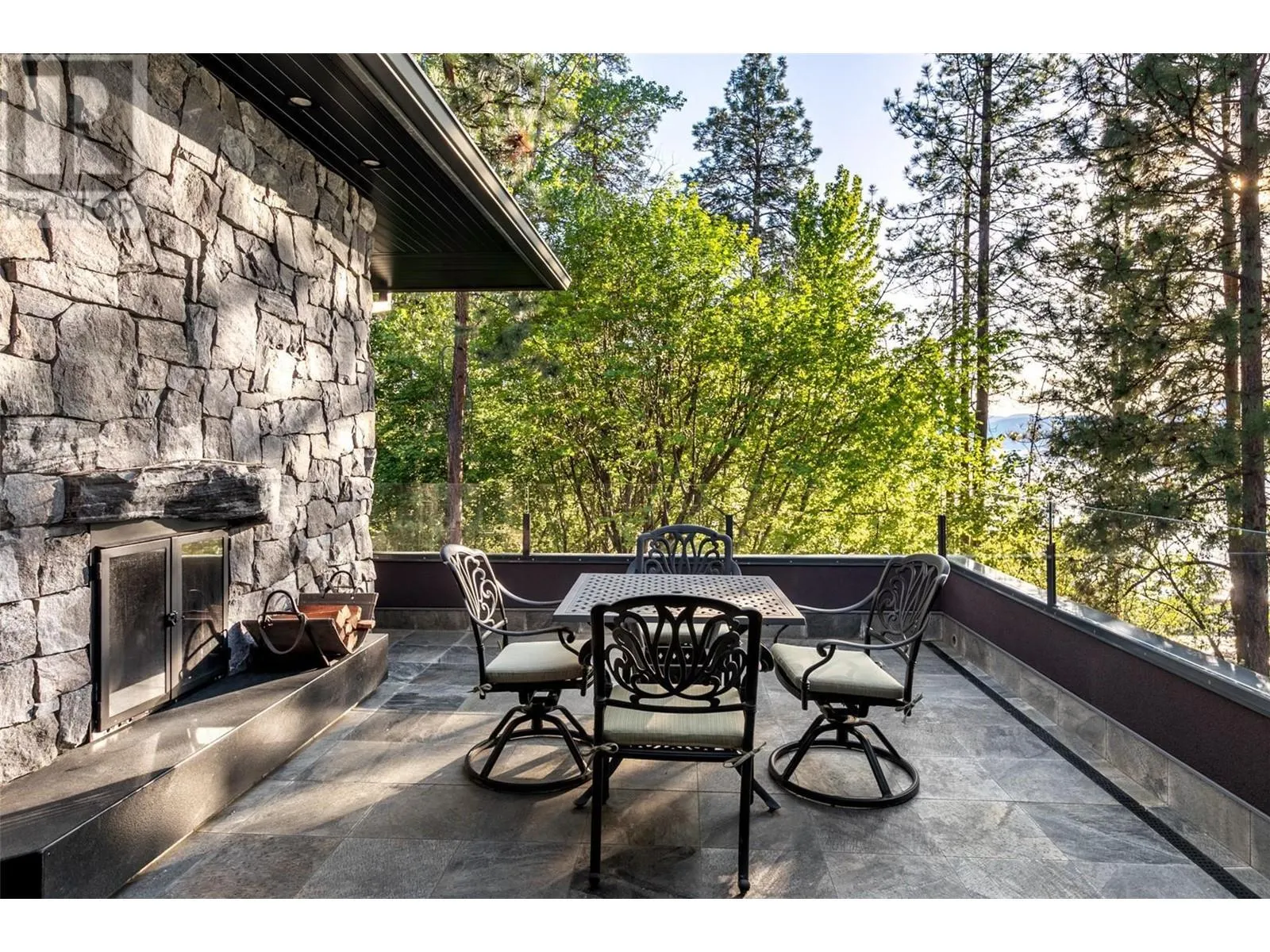 5308 Lakeshore Road